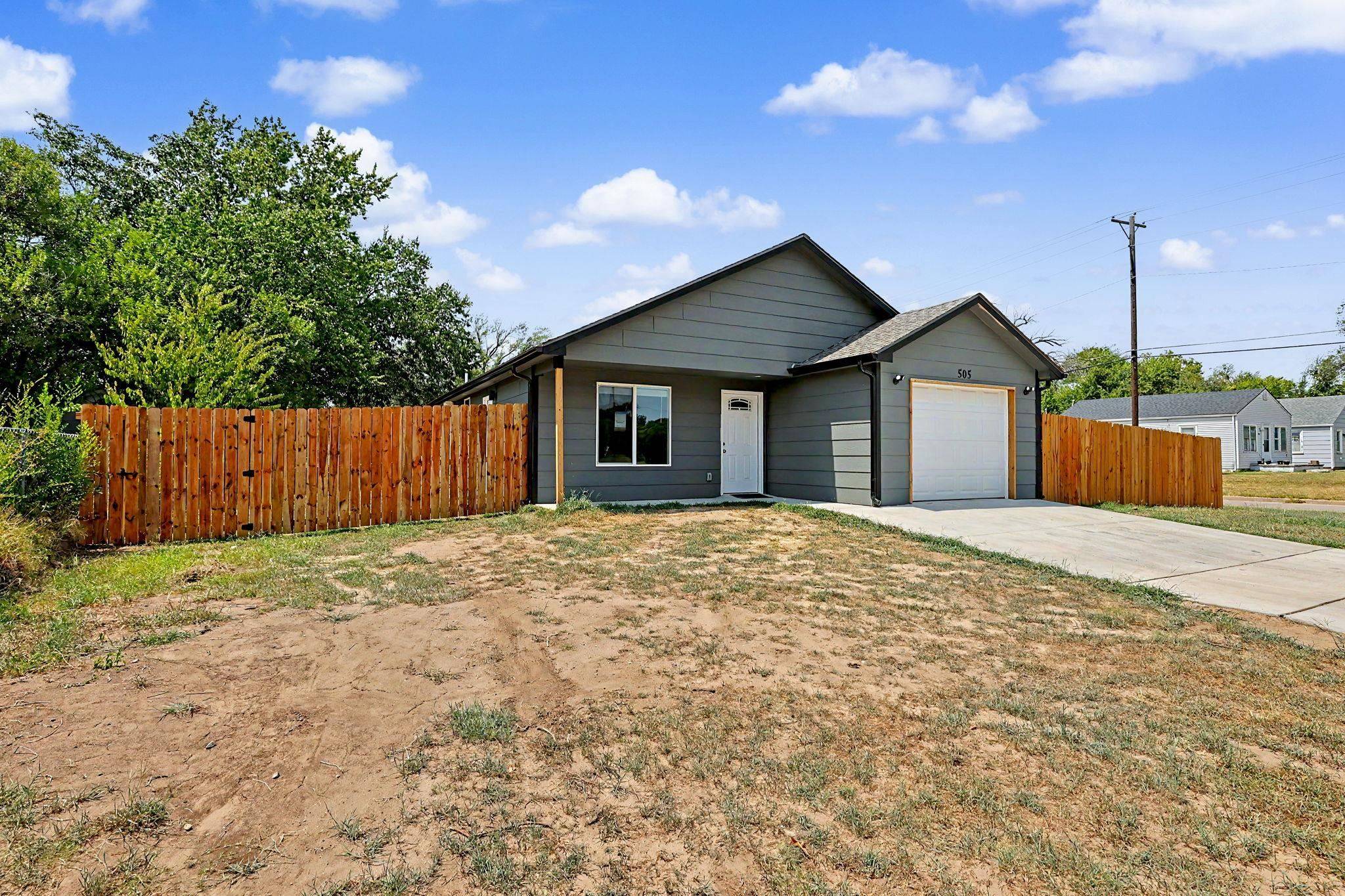 505 S McComas St, Wichita, KS 67213