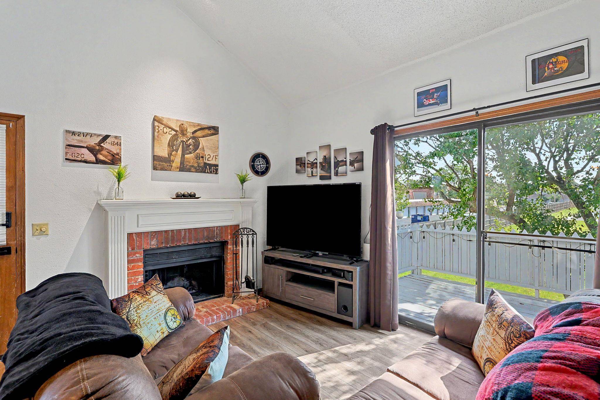 1717 S Cypress St, Wichita, KS 67207