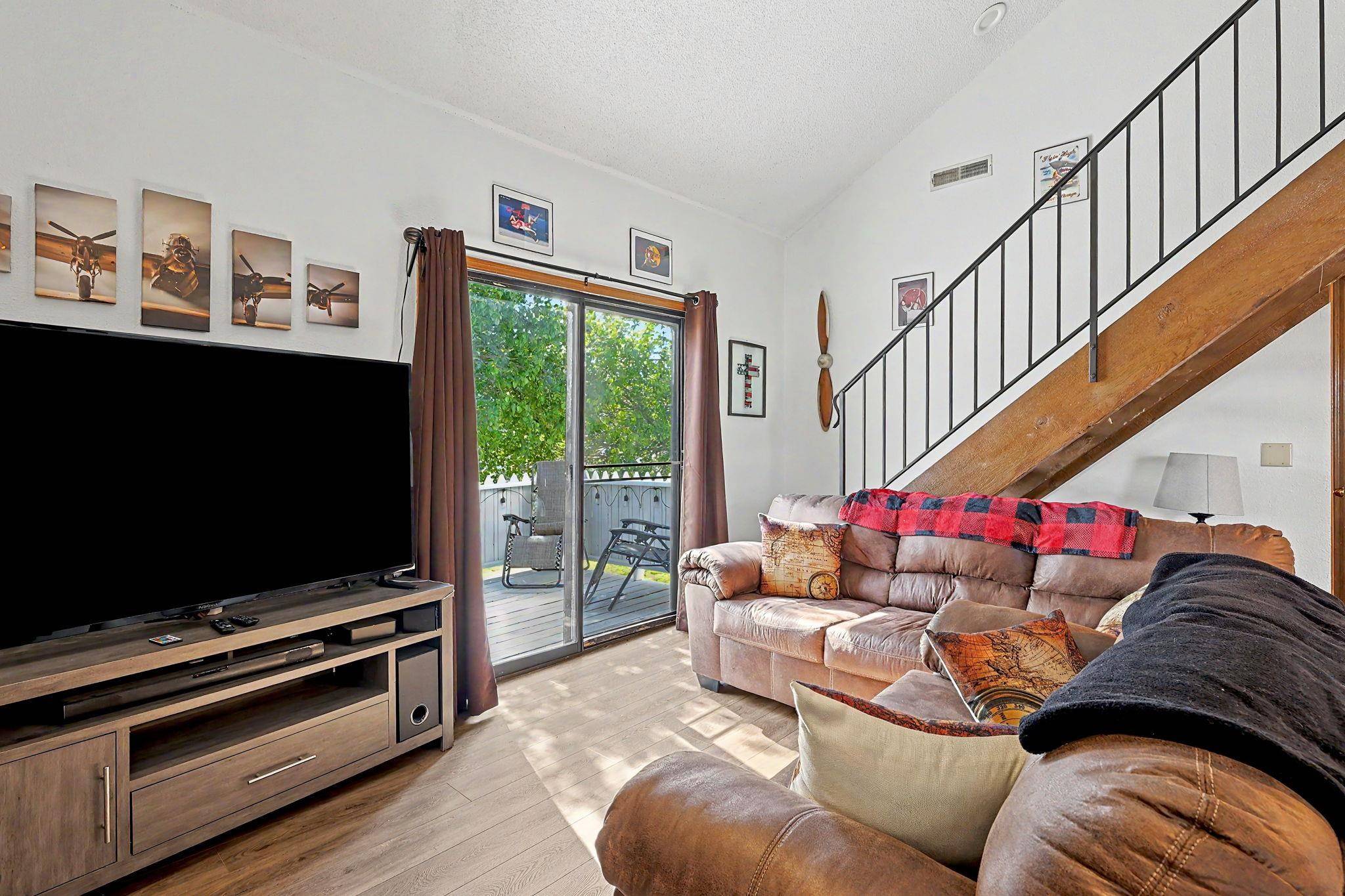 1717 S Cypress St, Wichita, KS 67207