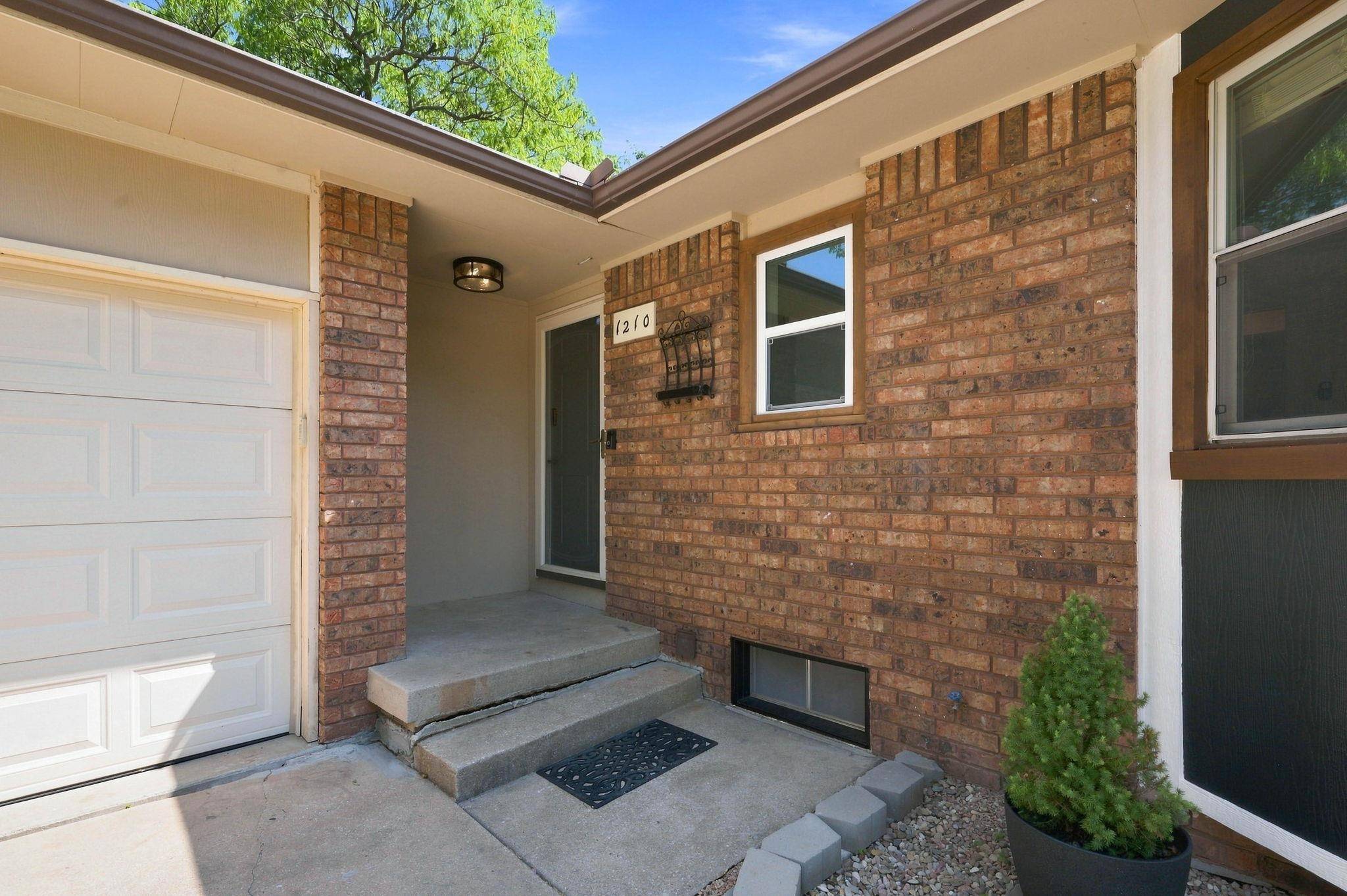 1210 N Morris, Rose Hill, KS 67133