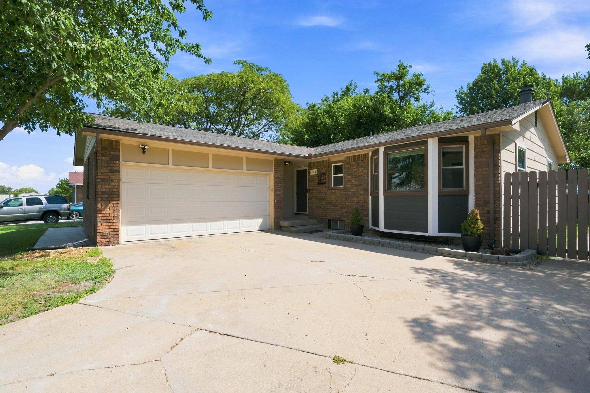 1210 N Morris, Rose Hill, KS 67133