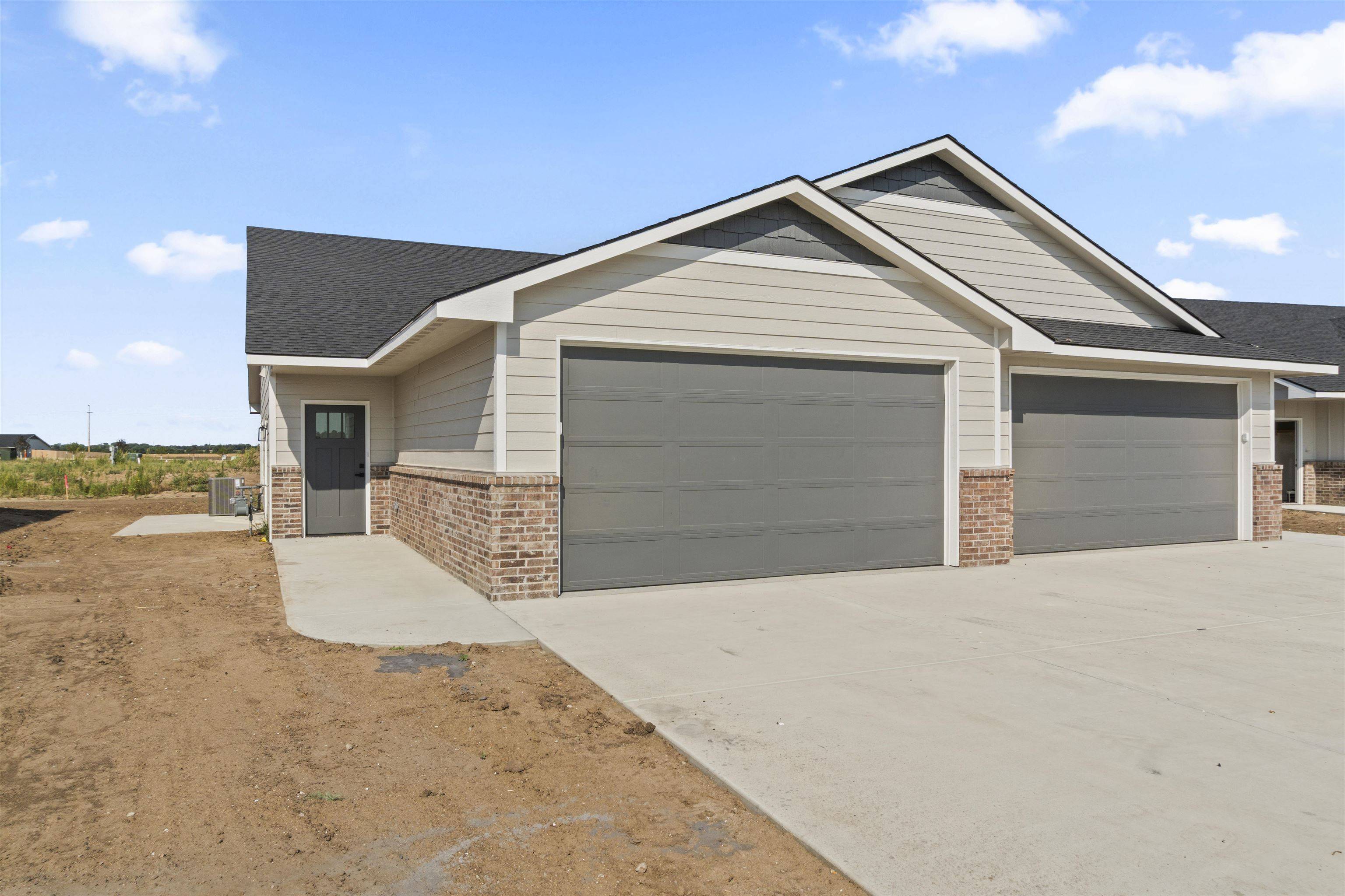 2791 S CEDAR CREST ST, Wichita, KS 67215