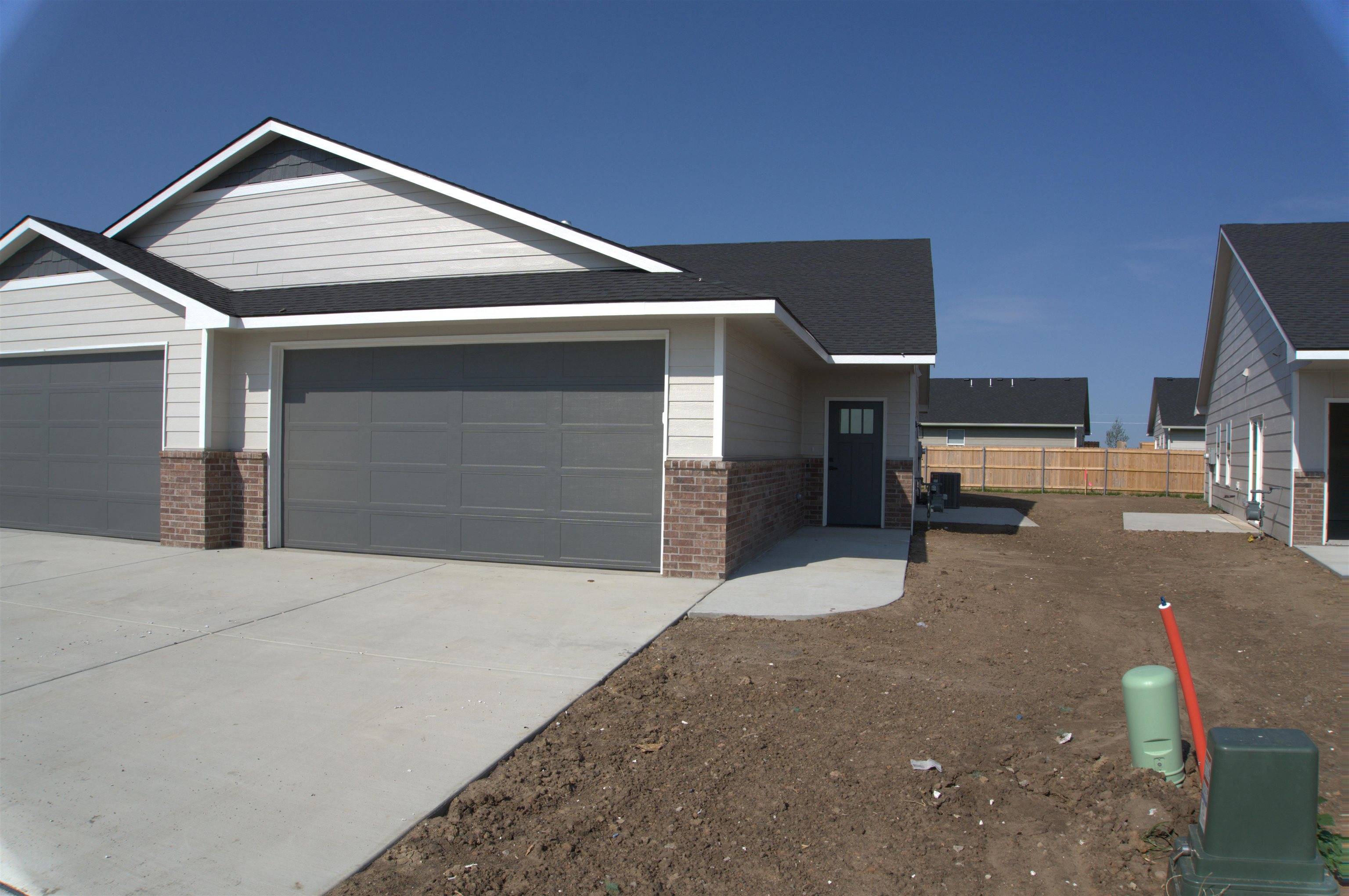 2791 S CEDAR CREST ST, Wichita, KS 67215