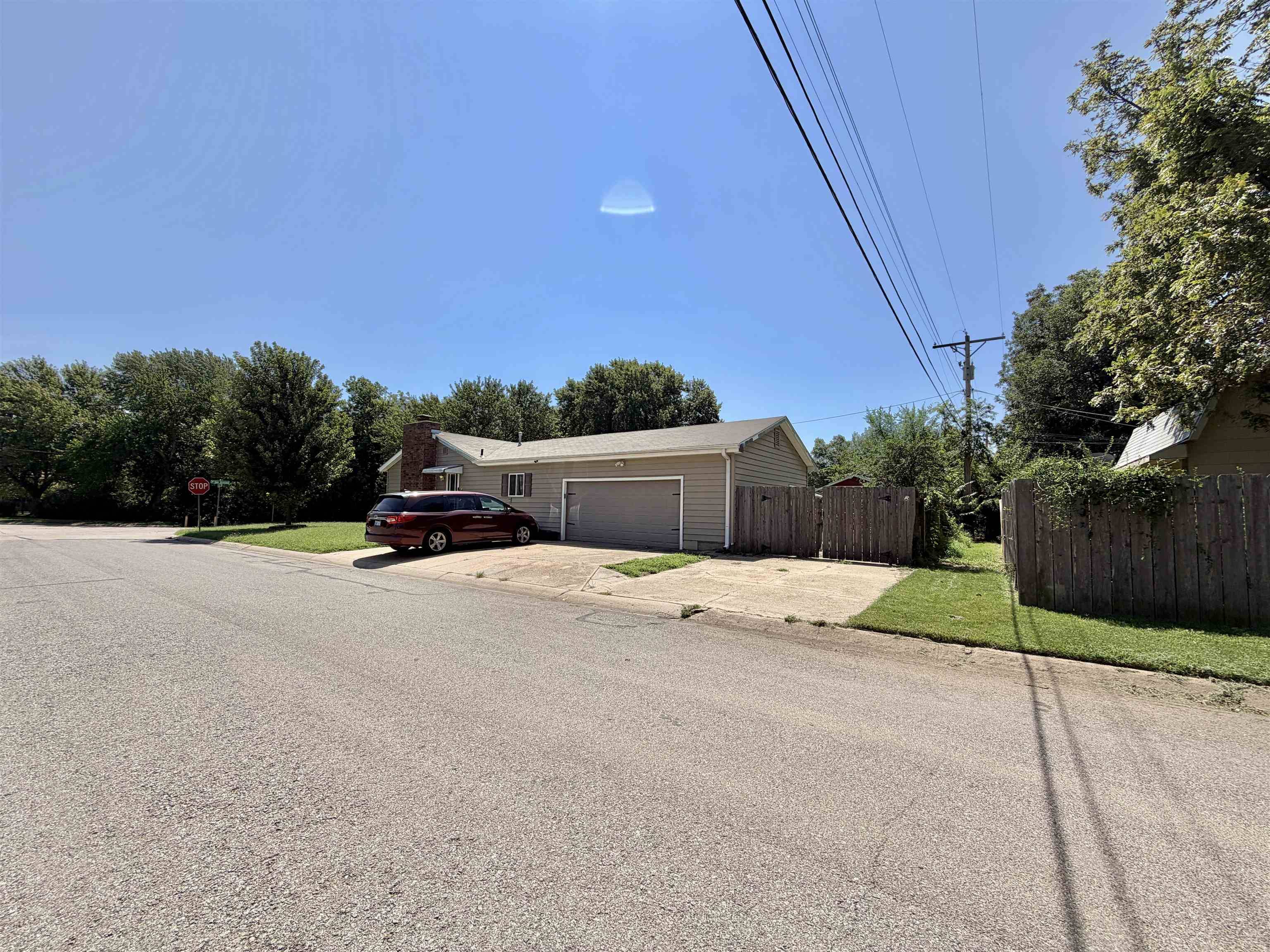 301 Van Arsdale Ave, Haysville, KS 67060