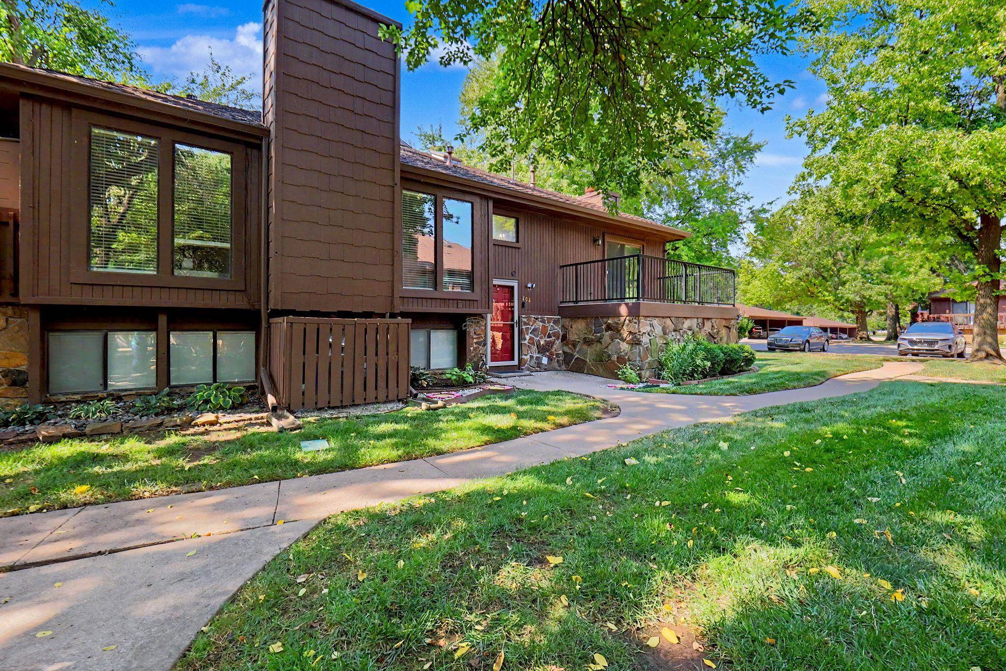 2421 S Yellowstone, Wichita, KS 67215