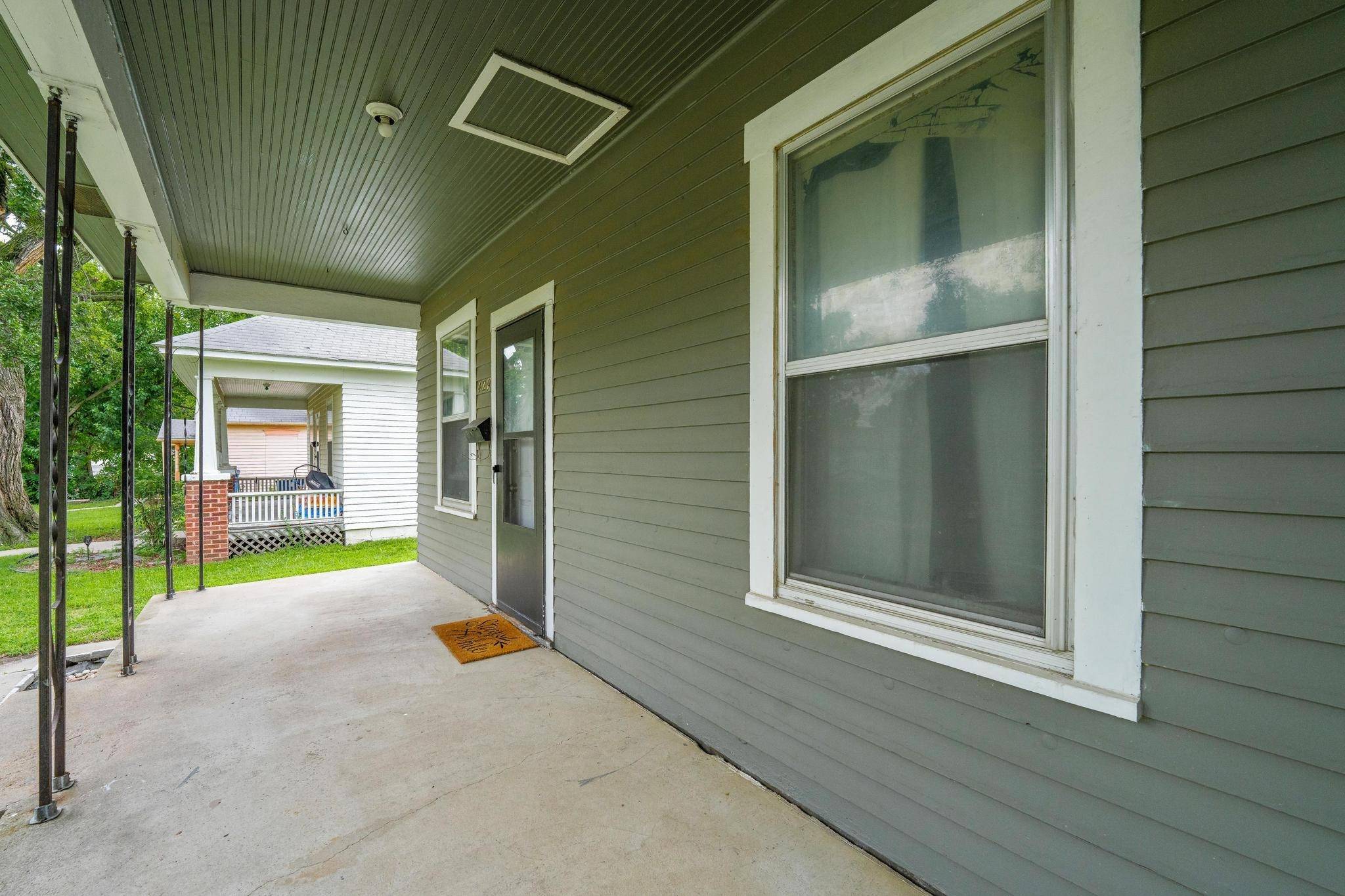 429 W 5th, Newton, KS 67114