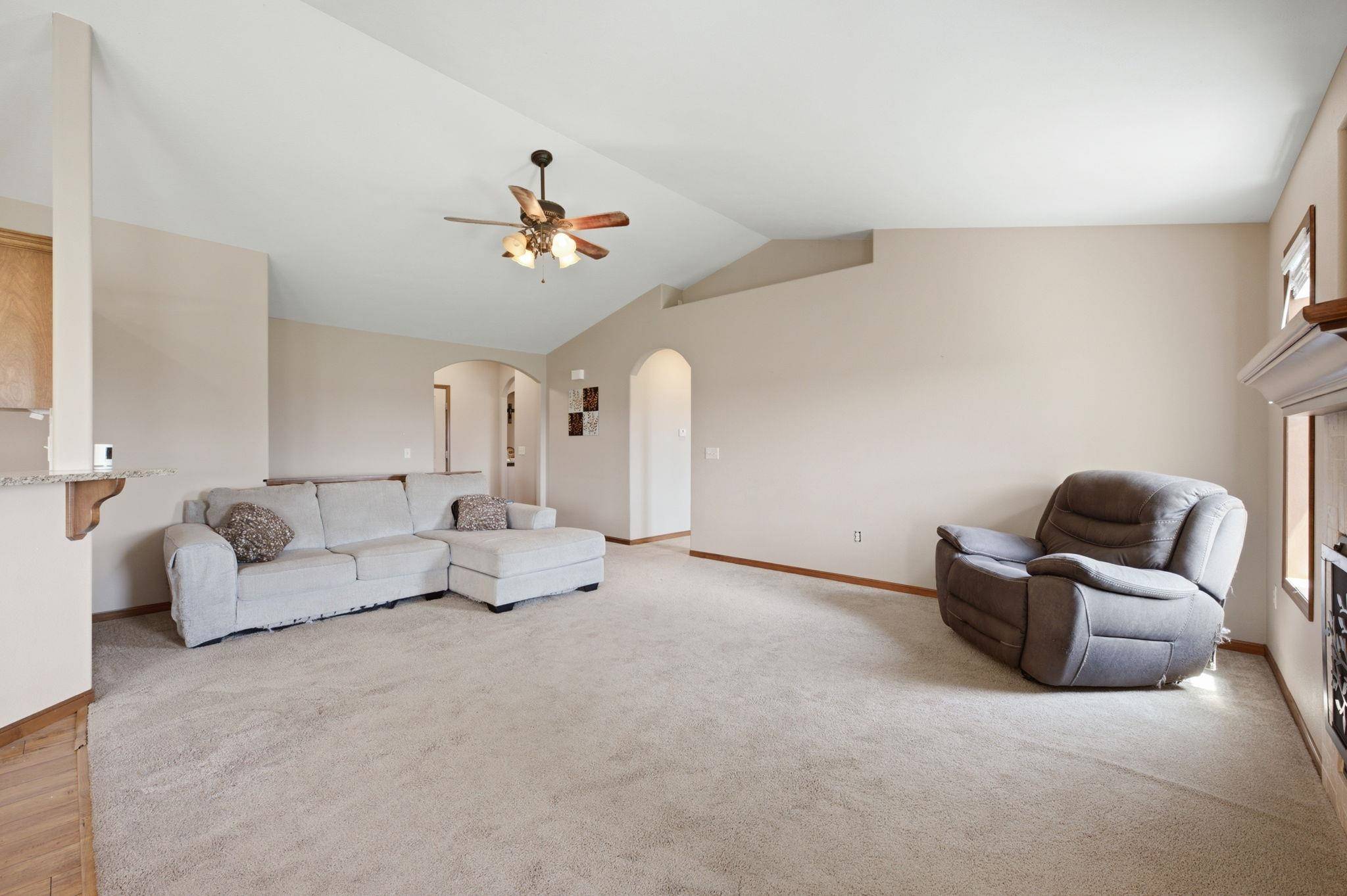 3 Bristol Dr, South Hutchinson, KS 67505