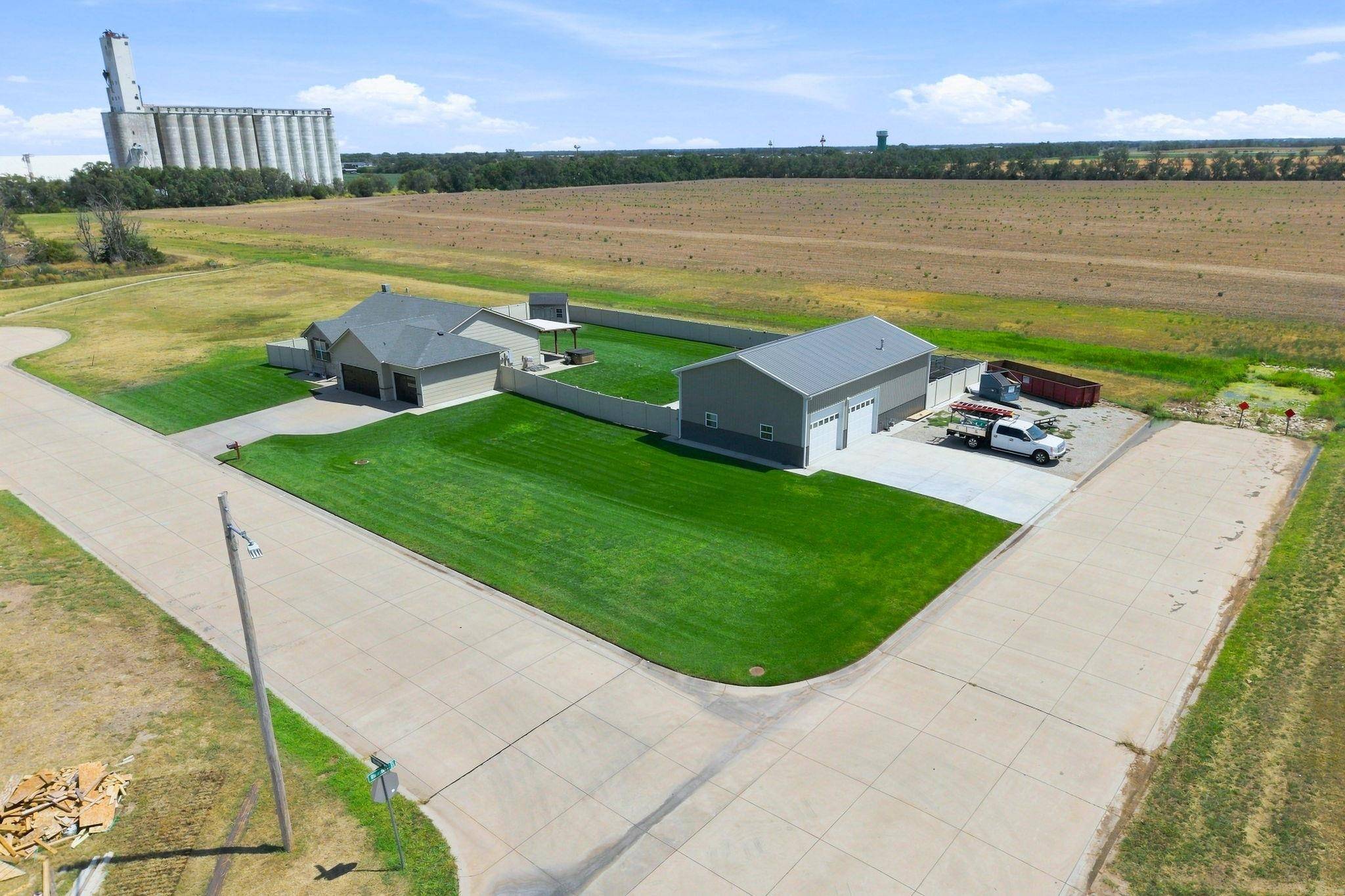 3 Bristol Dr, South Hutchinson, KS 67505