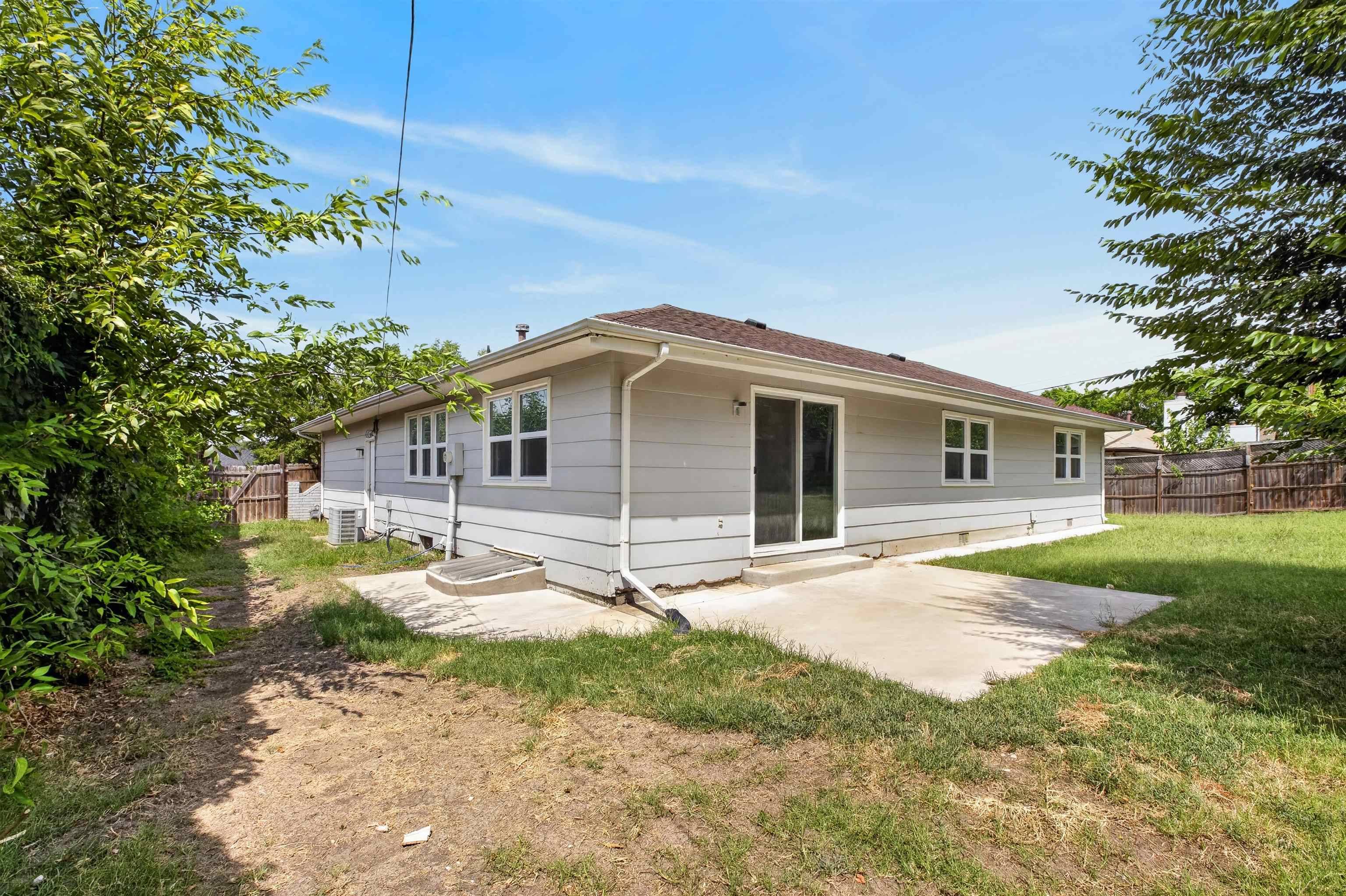 5605 E Shadybrook St, Wichita, KS 67208