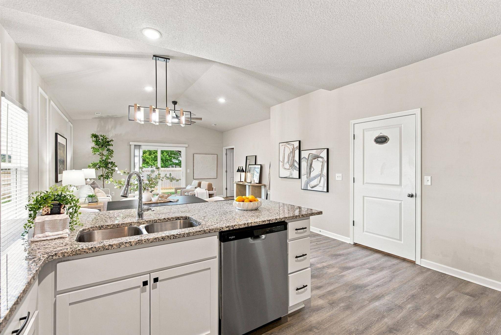 211 S Gatewood St, Valley Center, KS 67147-4741