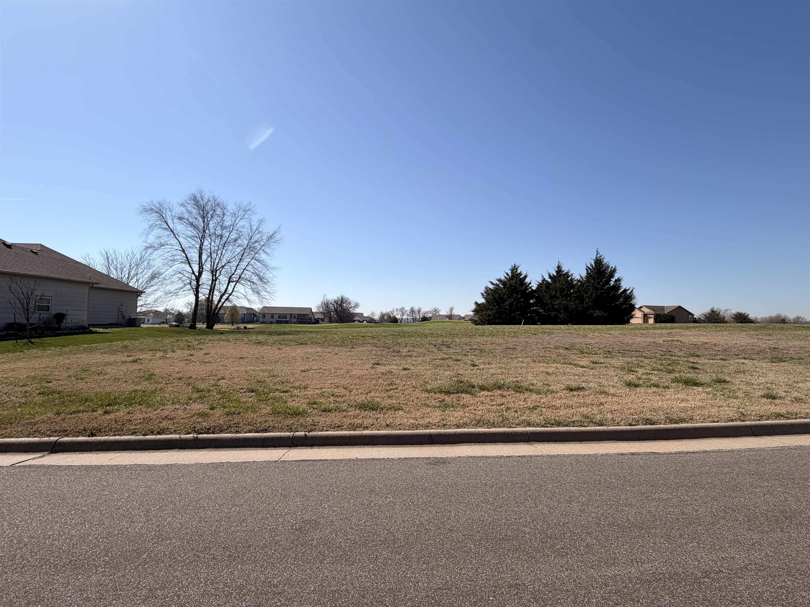 509 Quail Nest Rd, Winfield, KS 67156