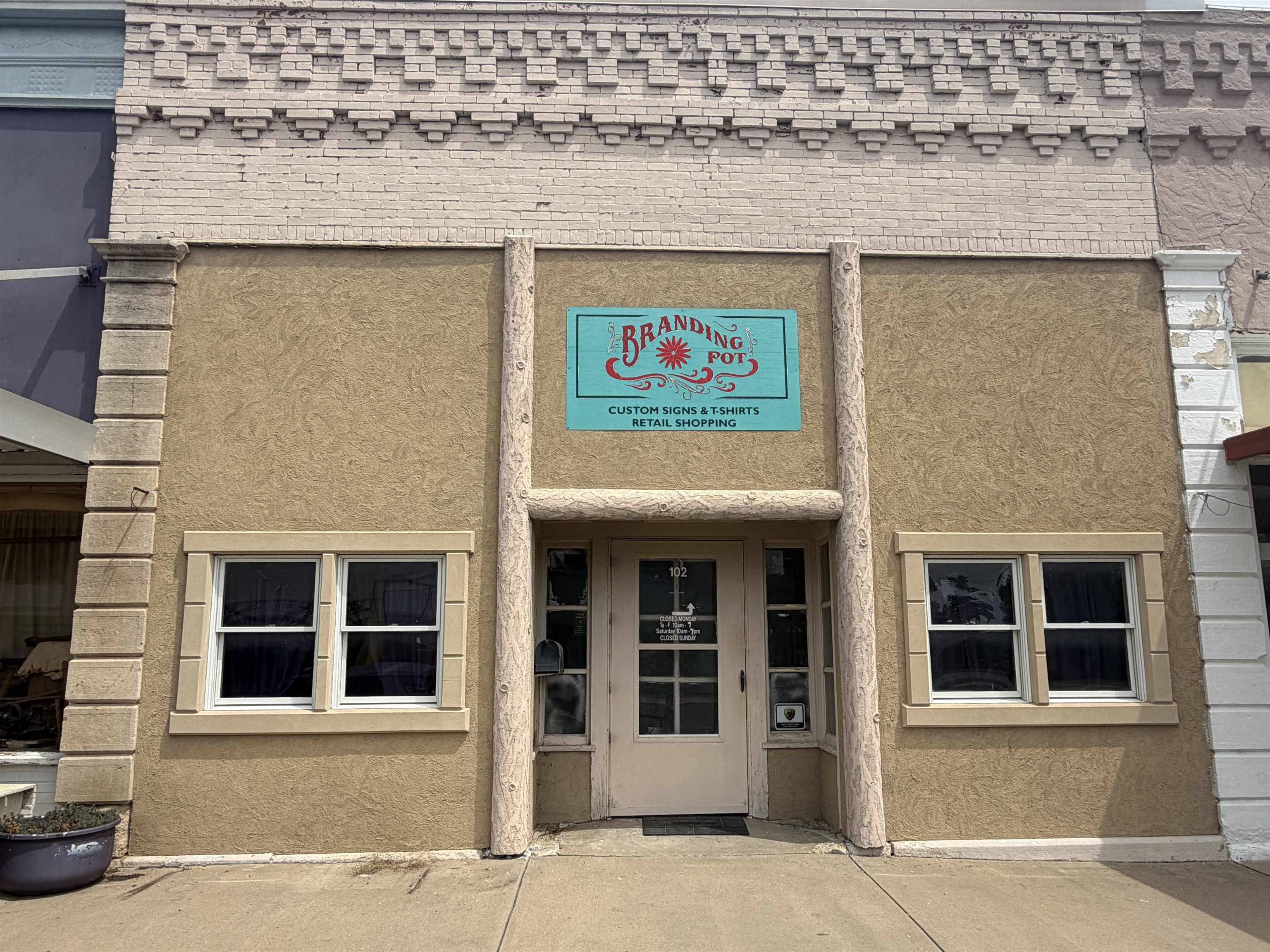 102 N Main, Eureka, KS 67045