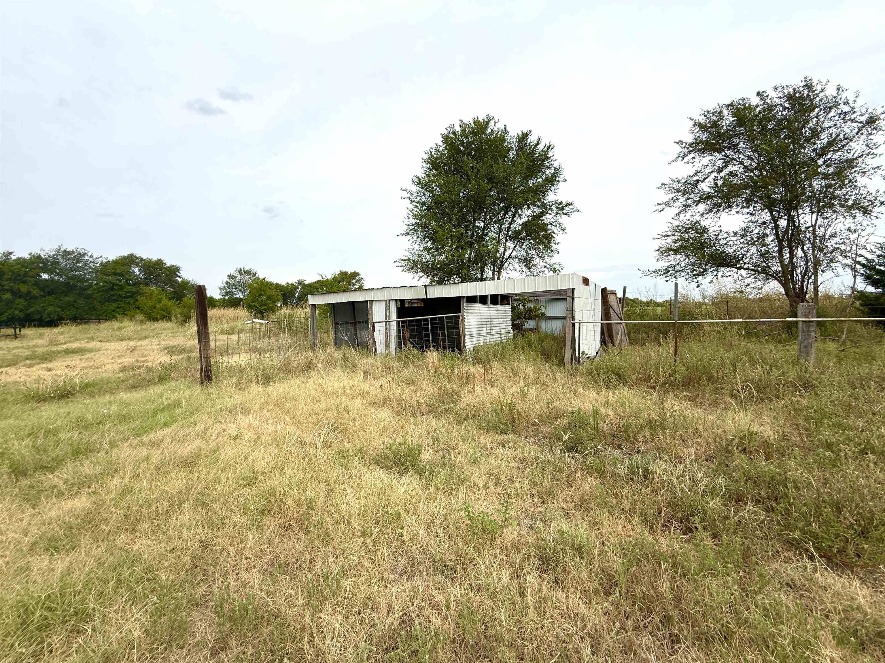 1006 NW 70 RD, Attica, KS 67009