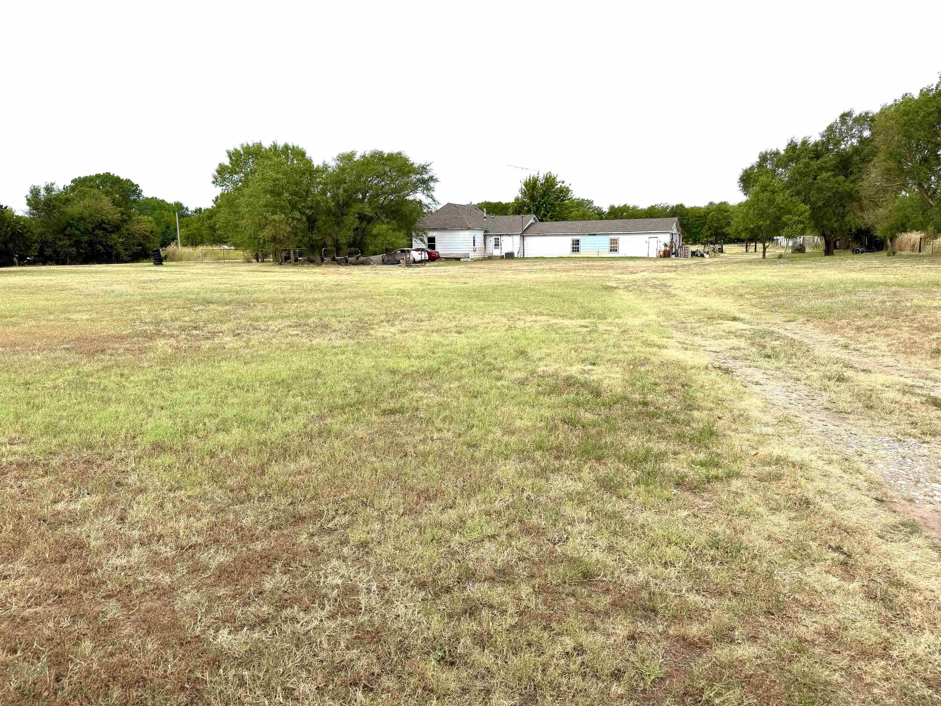 1006 NW 70 RD, Attica, KS 67009