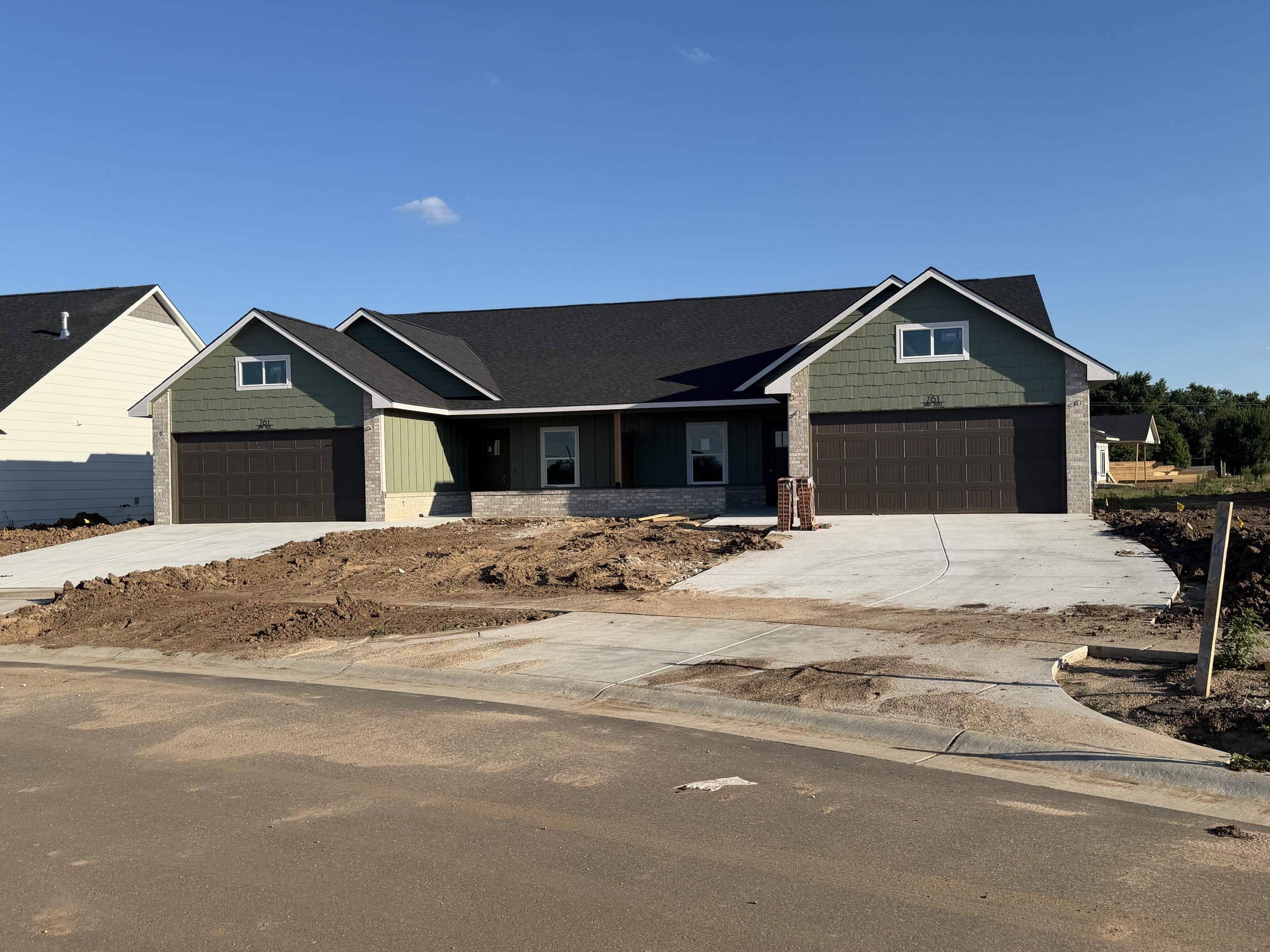 810 N Wheatland St, Wichita, KS 67235