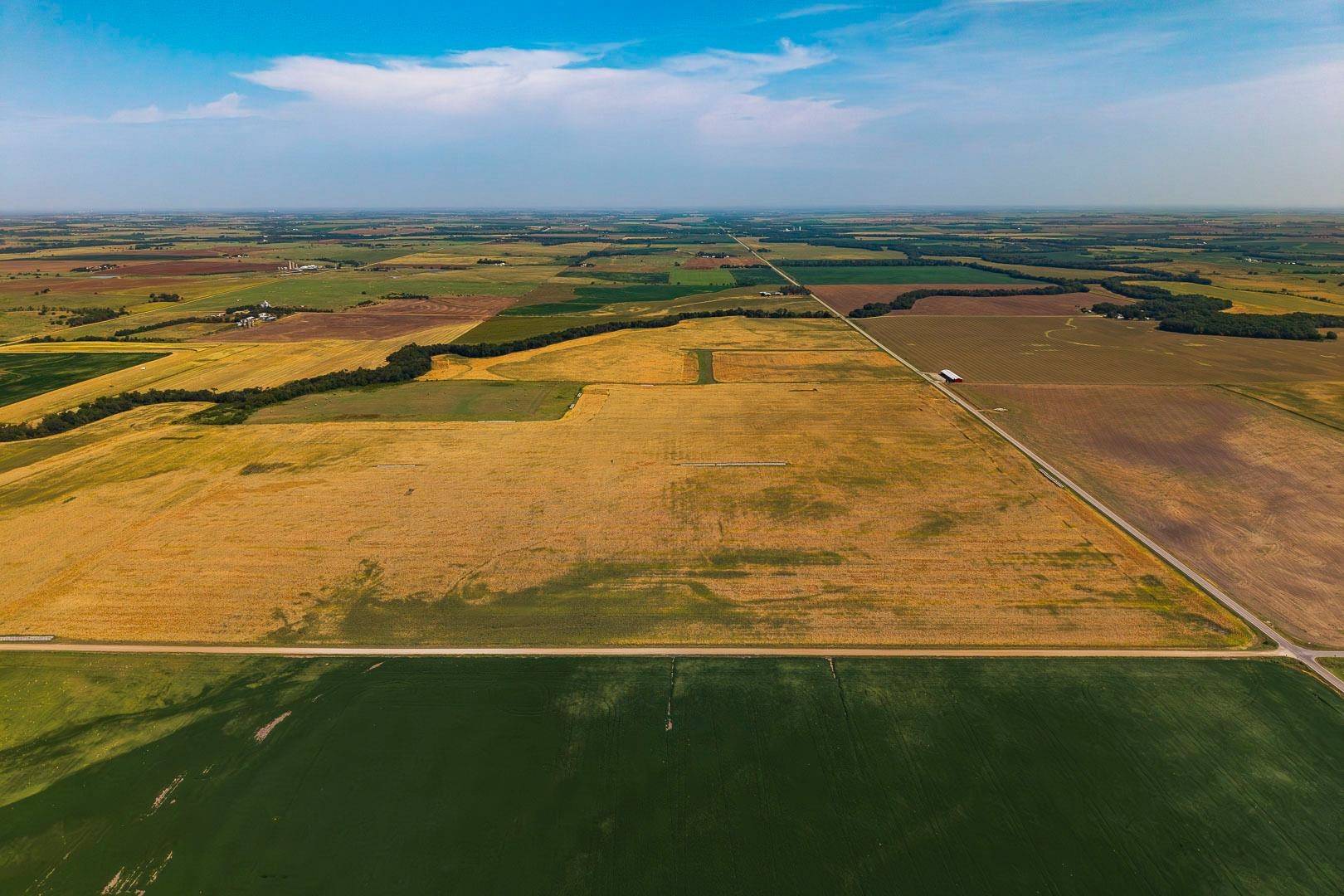 0000 S Gypsum Valley, Gypsum, KS 67448