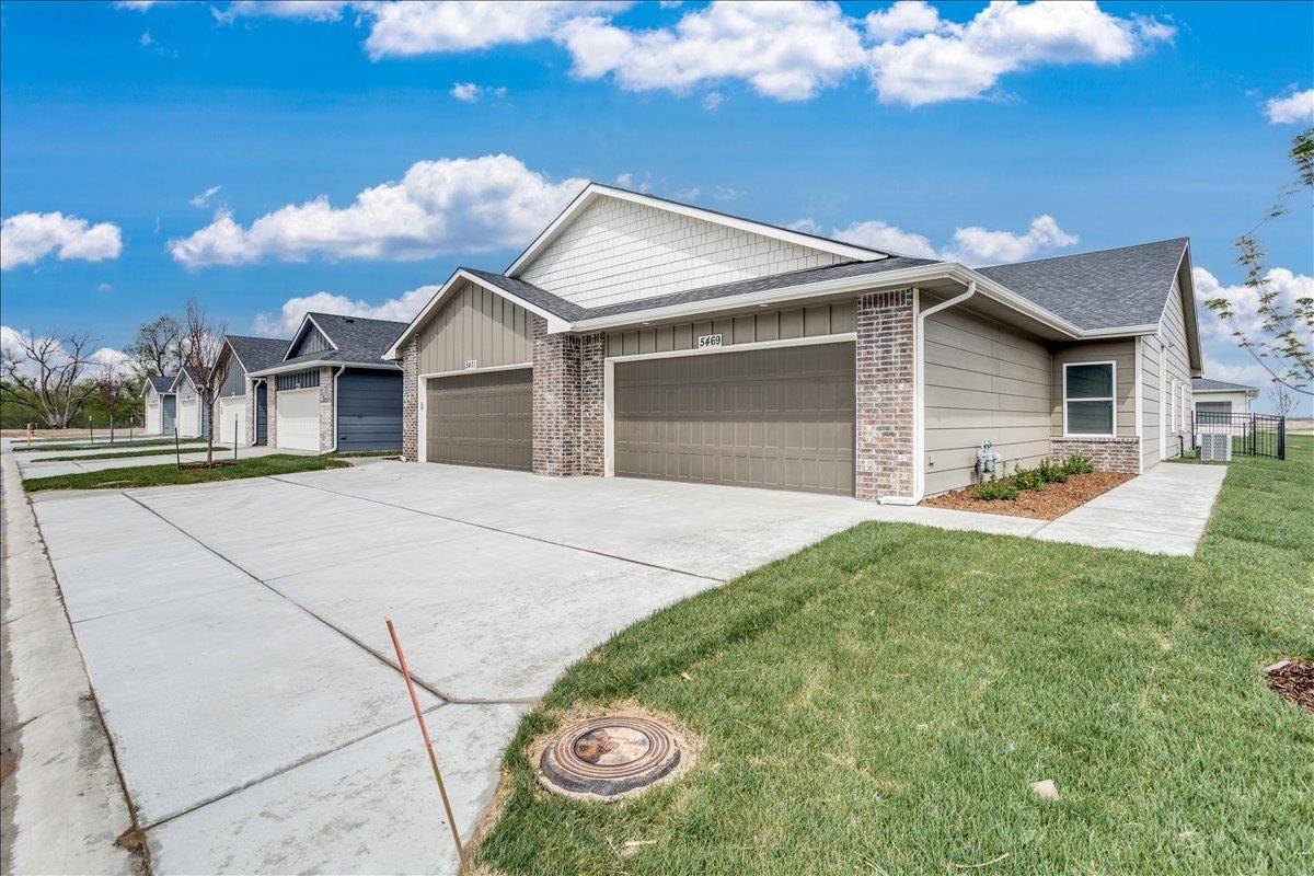 5433/5435 N Briskbay Ct., Maize, KS 67101