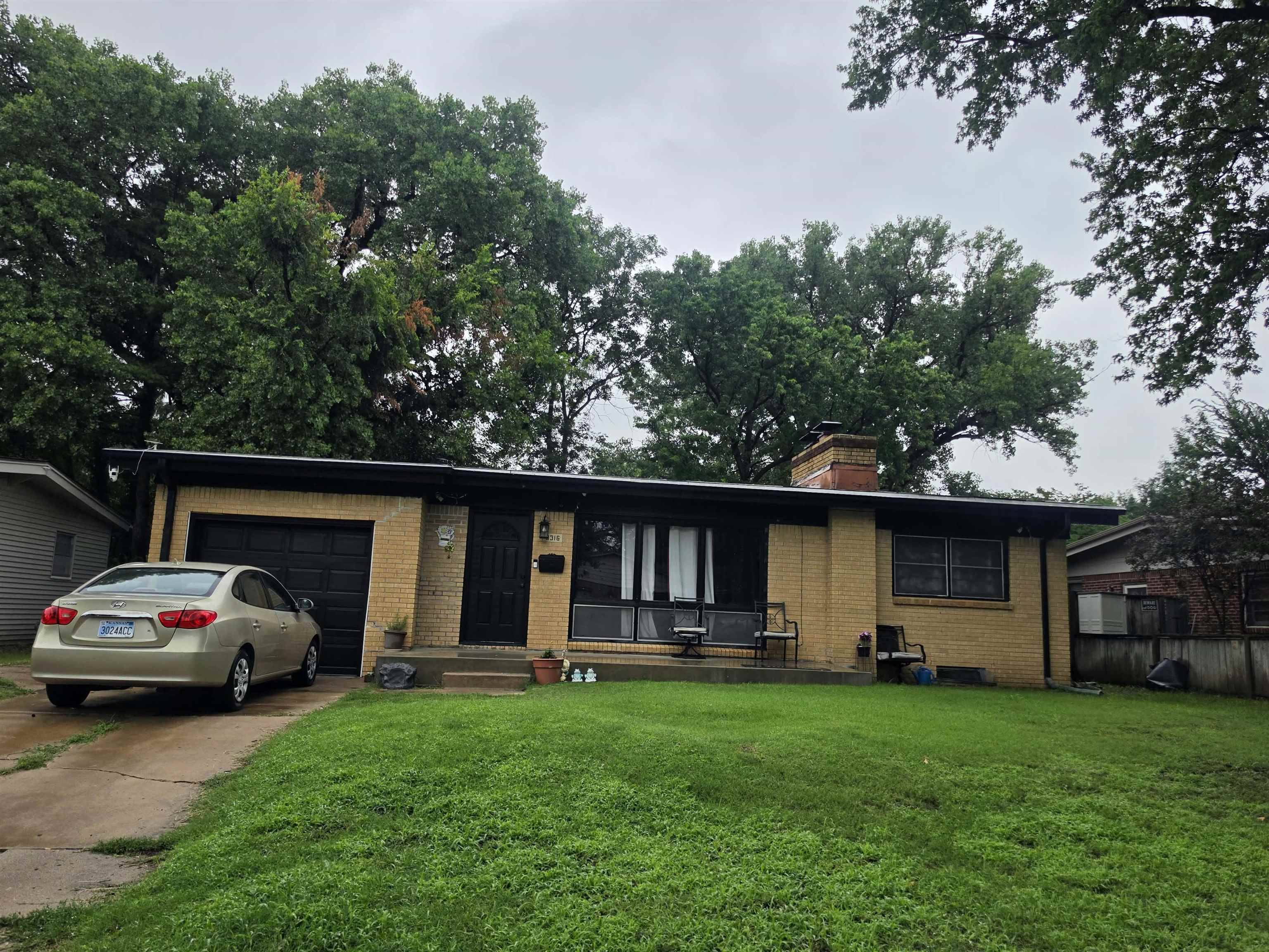 8316 E Morris St, Wichita, KS 67207