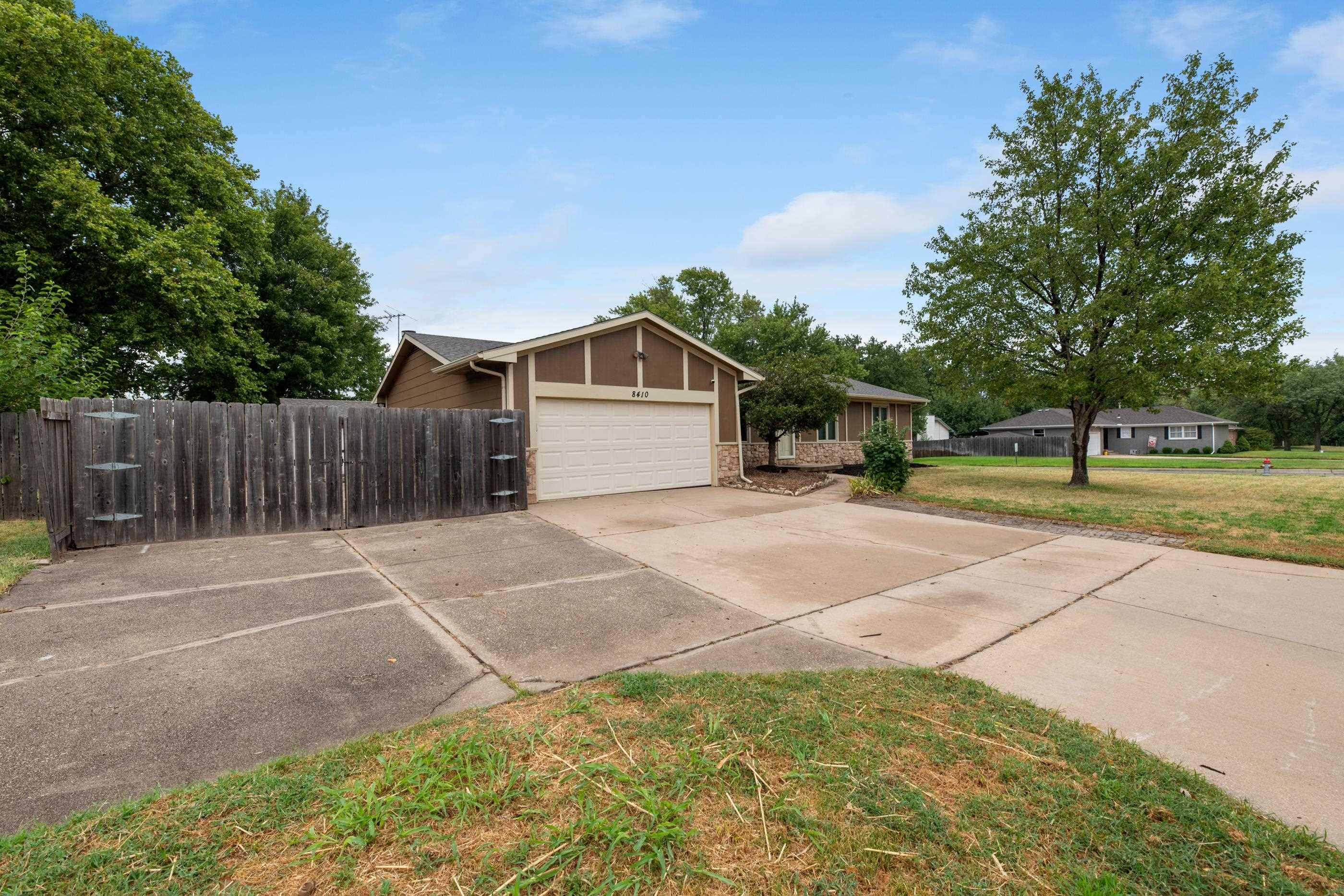 8410 W 17th St N, Wichita, KS 67212