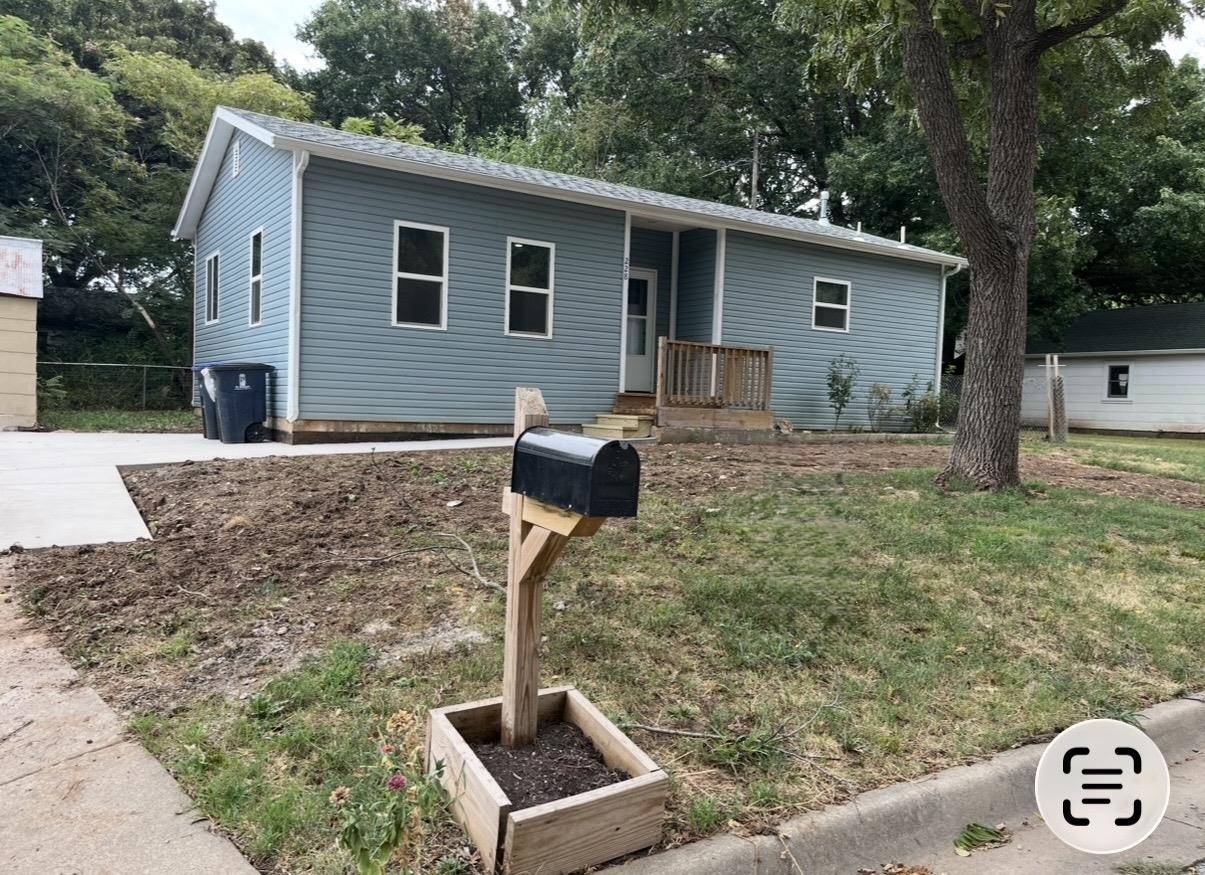 228 Alleghany St, El Dorado, KS 67042