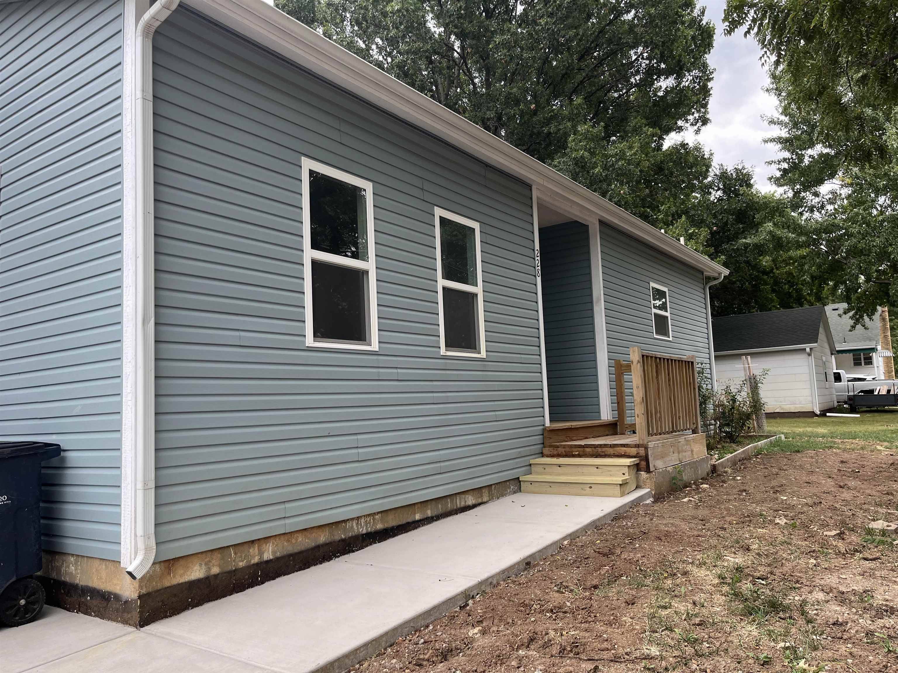 228 Alleghany St, El Dorado, KS 67042