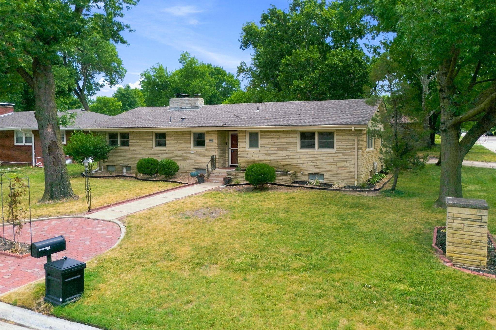 1104 N PINECREST STREET, Wichita, KS 67208