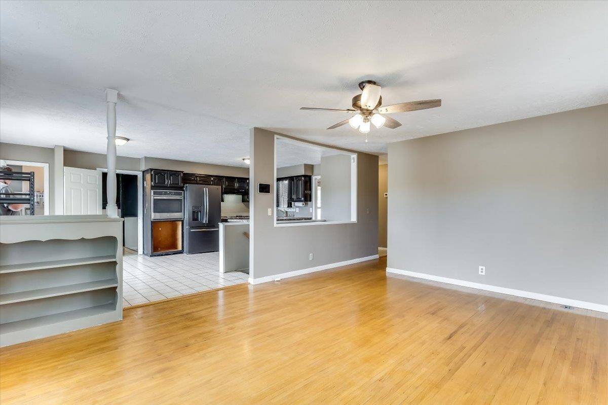 8206 E Levitt Dr, Wichita, KS 67207-3234