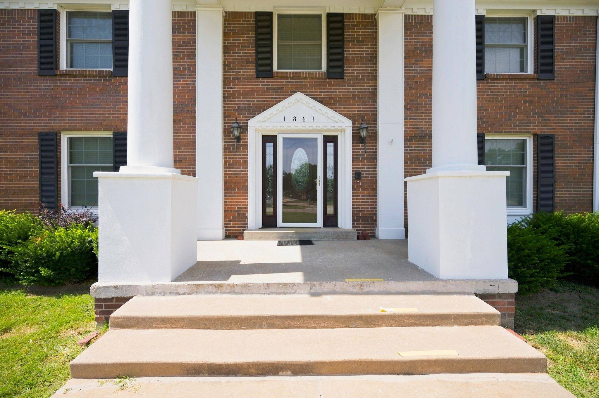 1861 Chelsea Dr, El Dorado, KS 67042