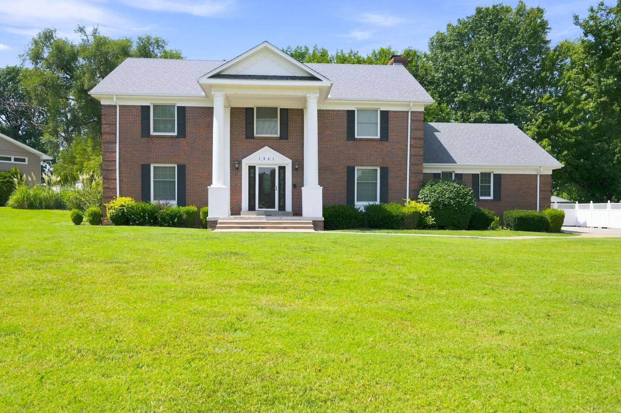 1861 Chelsea Dr, El Dorado, KS 67042