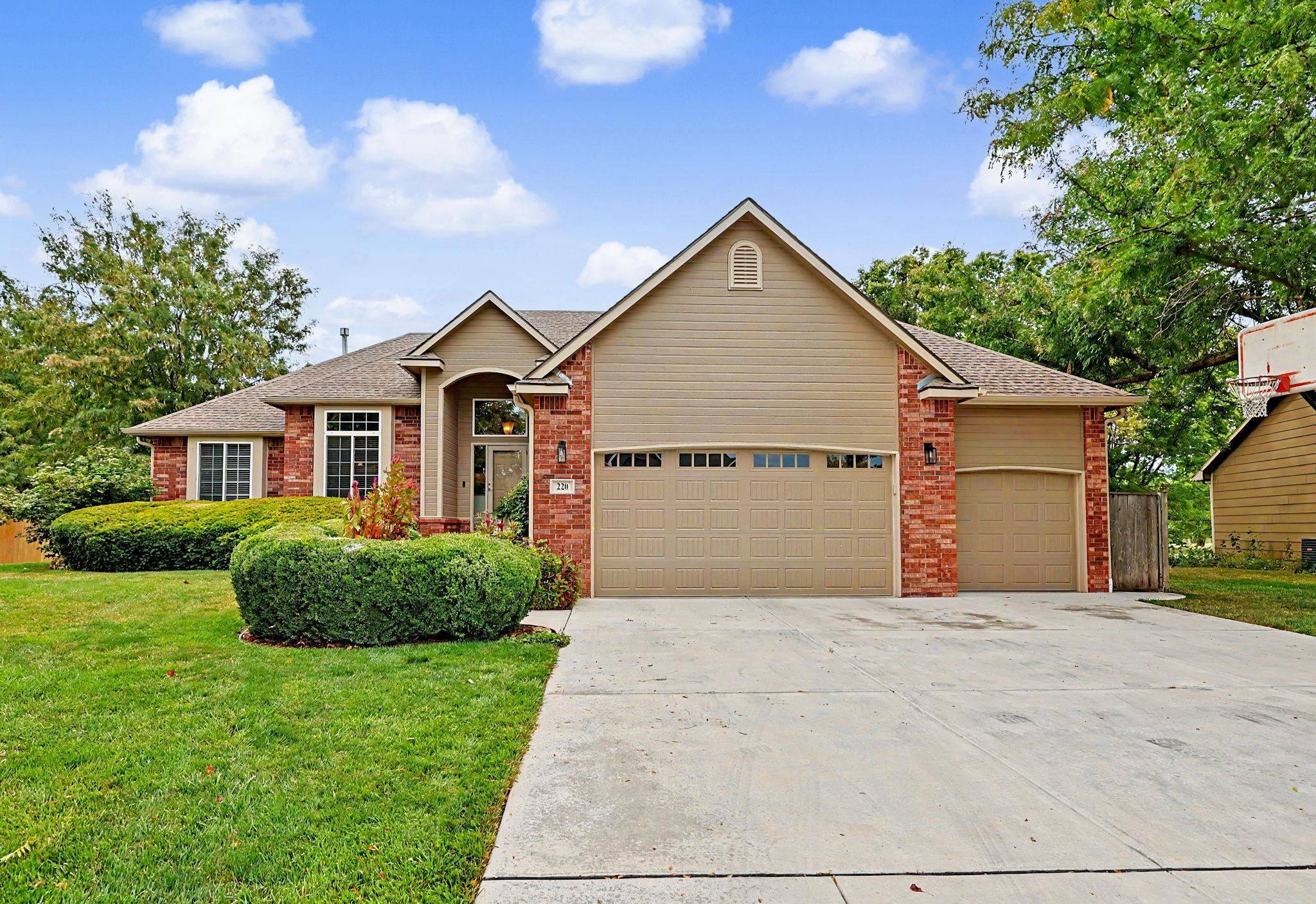 220 N Bent Tree, Andover, KS 67002