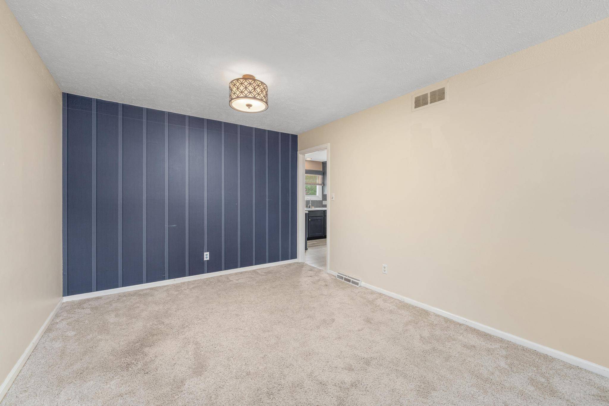 21 Fleetwood Dr, Winfield, KS 67156