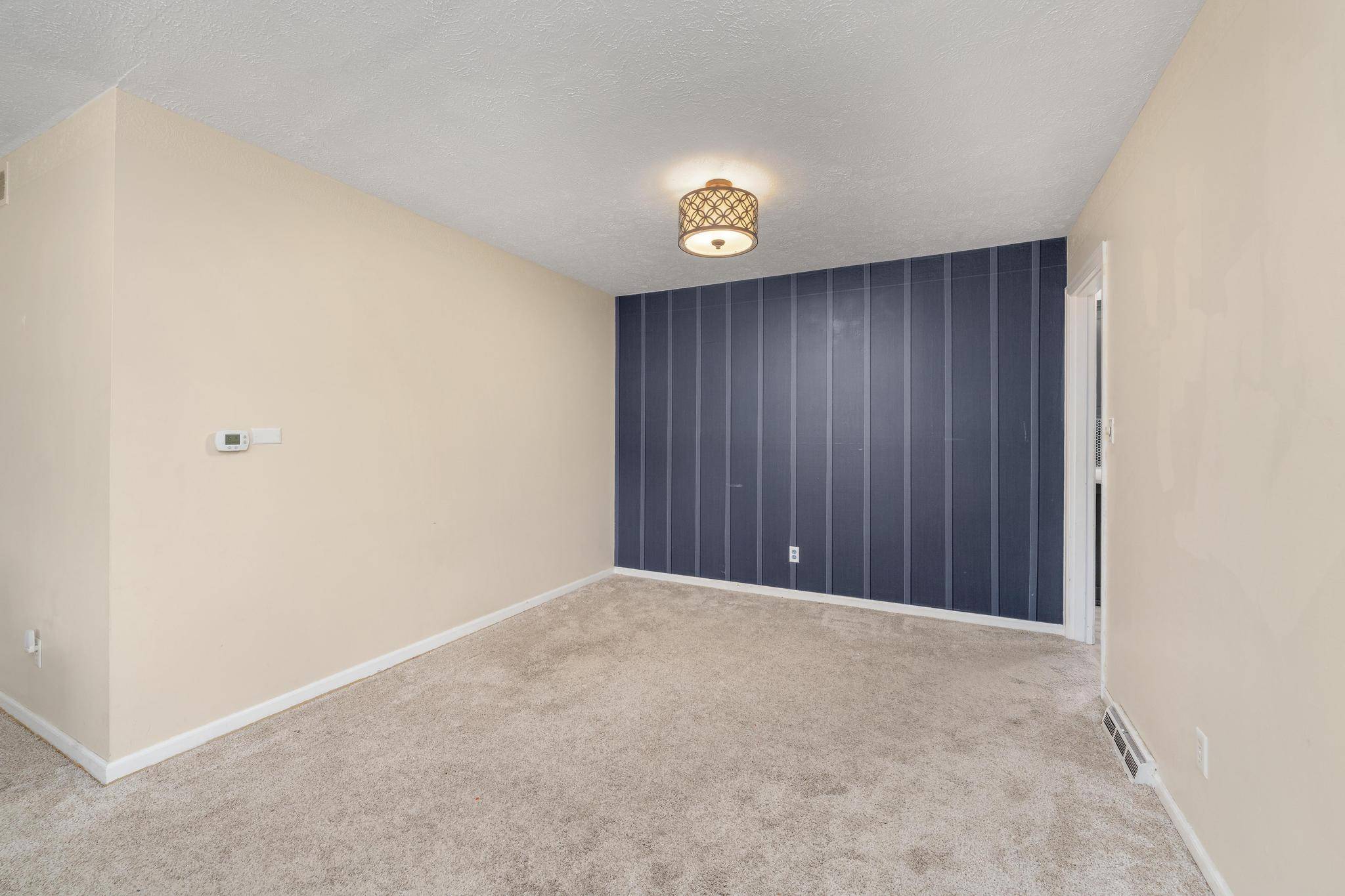21 Fleetwood Dr, Winfield, KS 67156