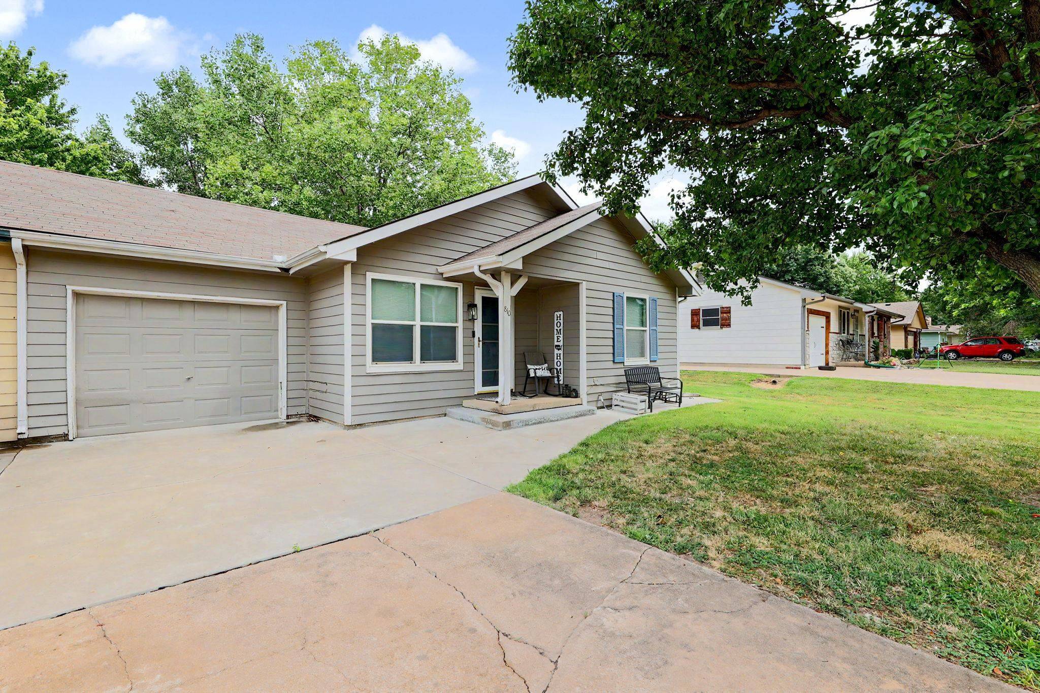 810 E 3rd St, Douglass, KS 67039