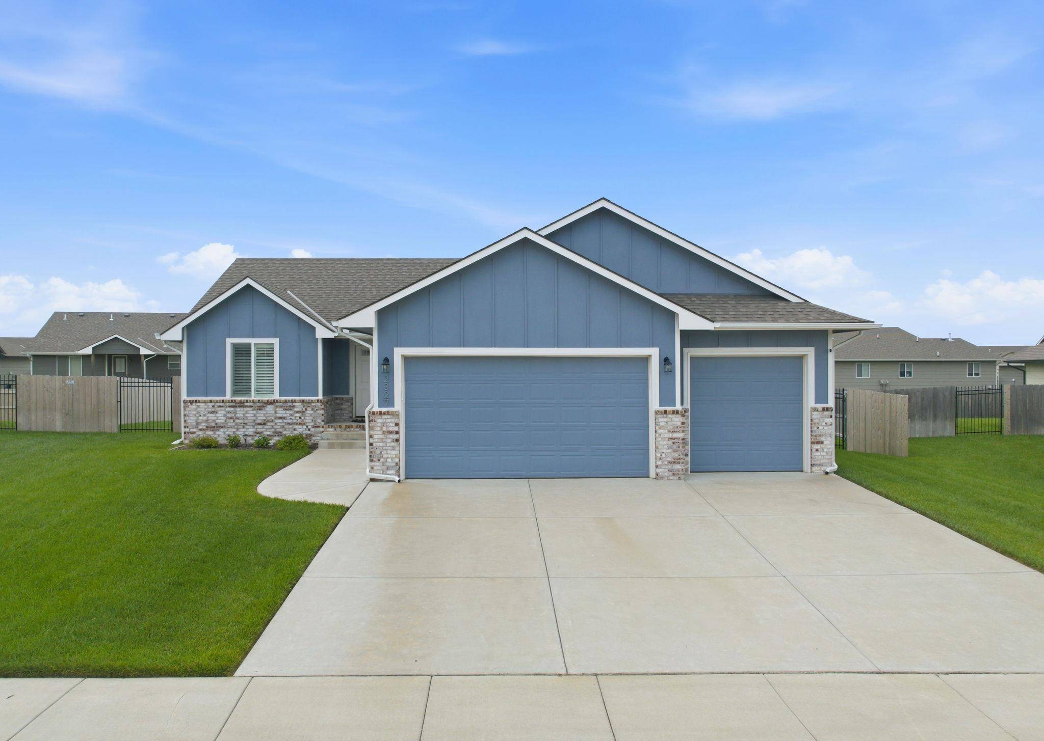 2327 S Chateau, Wichita, KS 67207