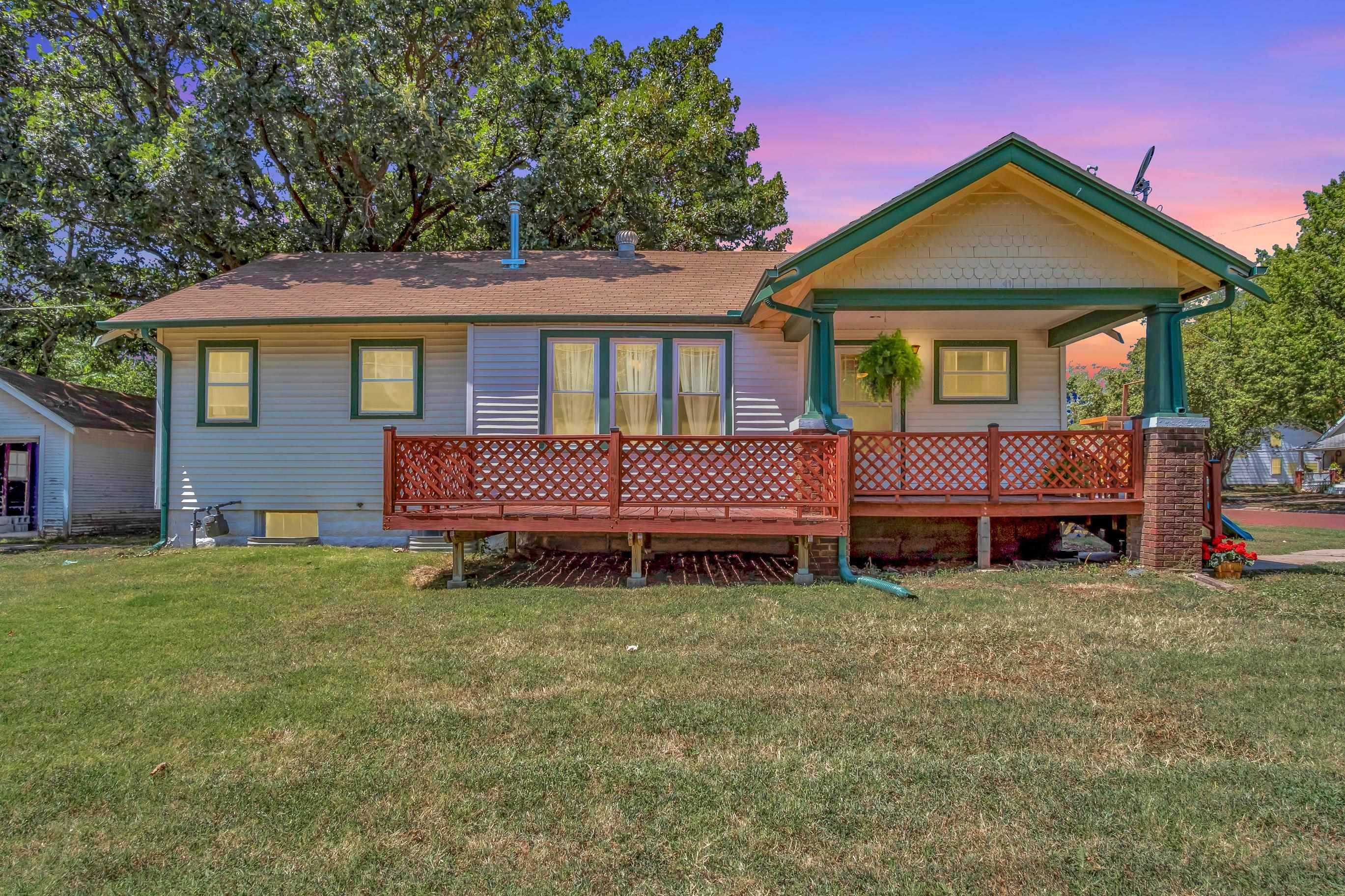 625 E 5th, Newton, KS 67114