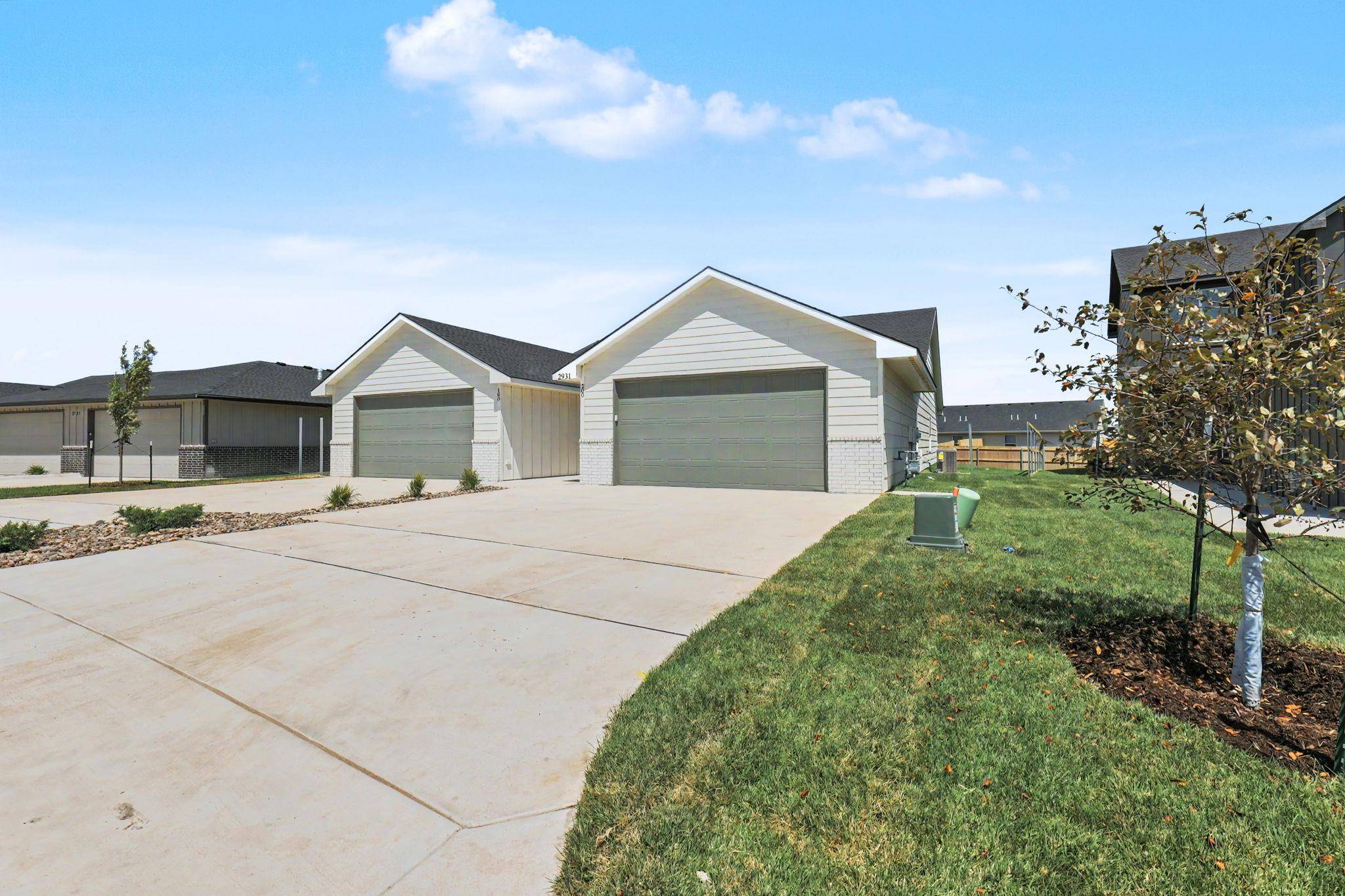 2931 S Cedar Crest Ct #200, Wichita, KS 67215