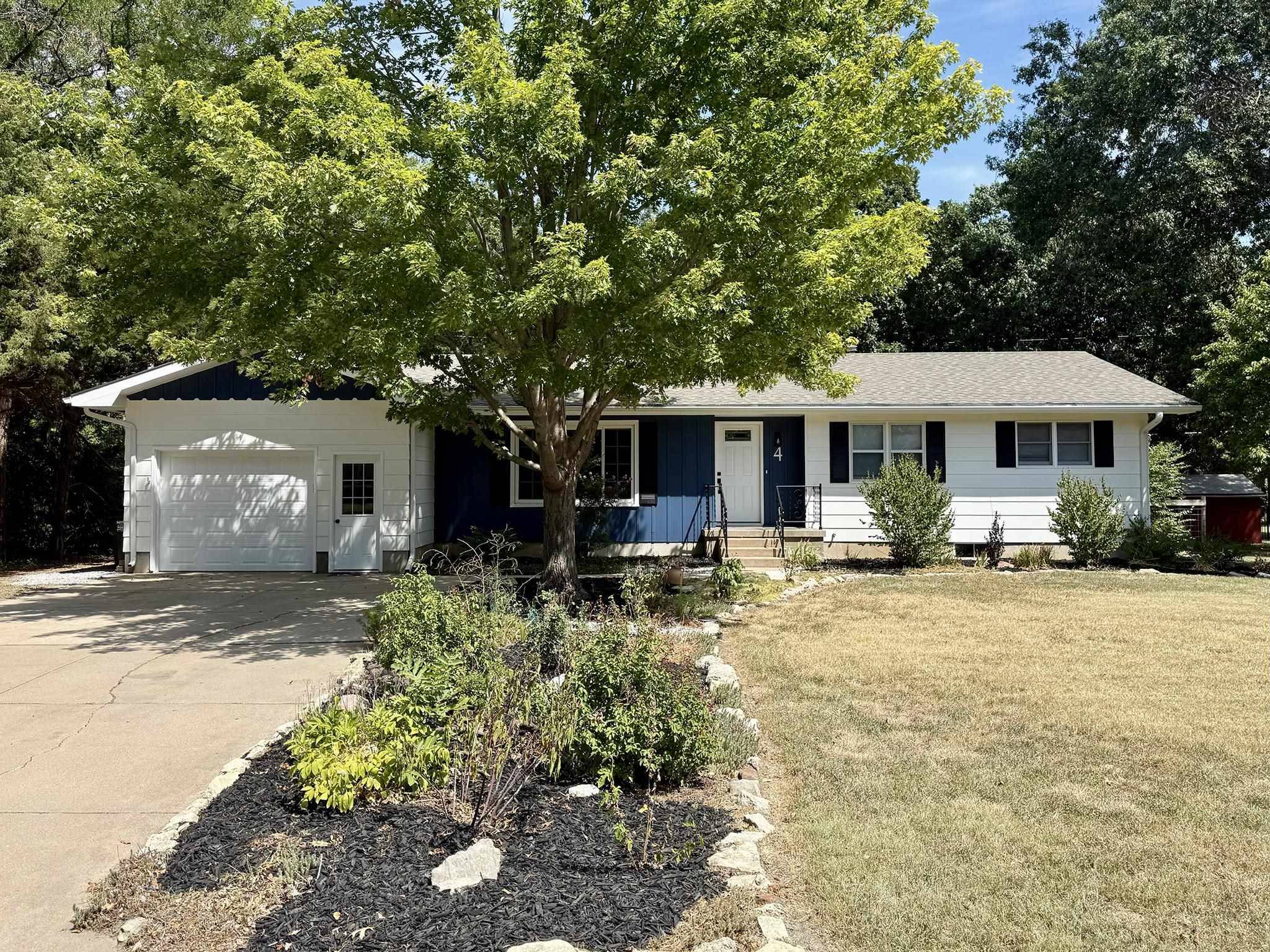 4 Regal Crescent, North Newton, KS 67117