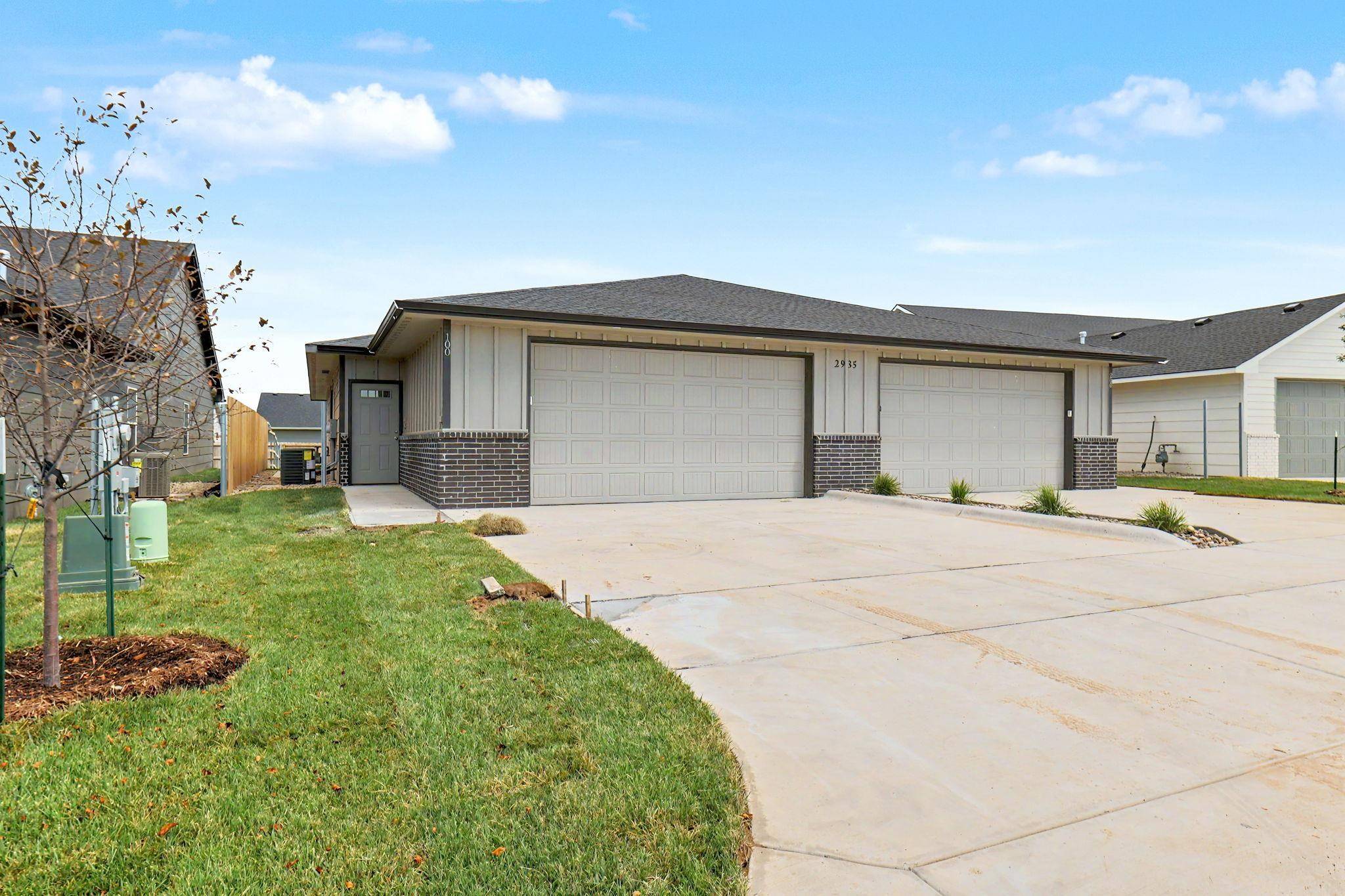 2935 S Cedar Crest Ct #100, Wichita, KS 67215