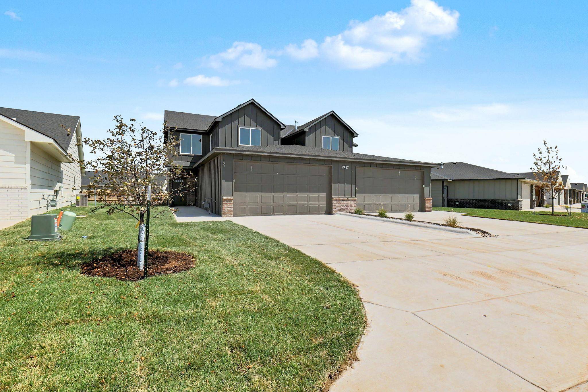 2927 S Cedar Crest Ct #200, Wichita, KS 67215