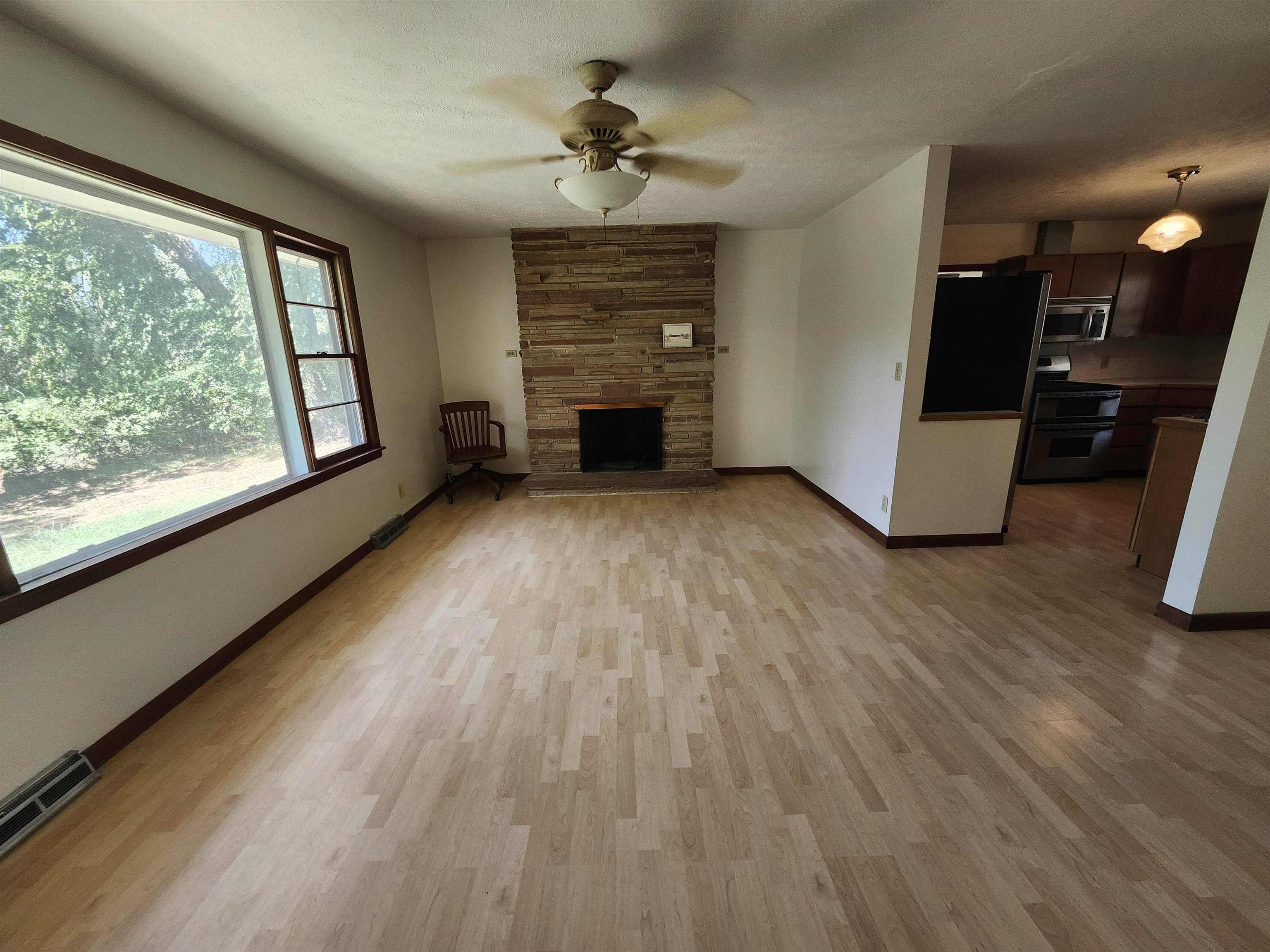 1403 N Meridian, Peck, KS 67120