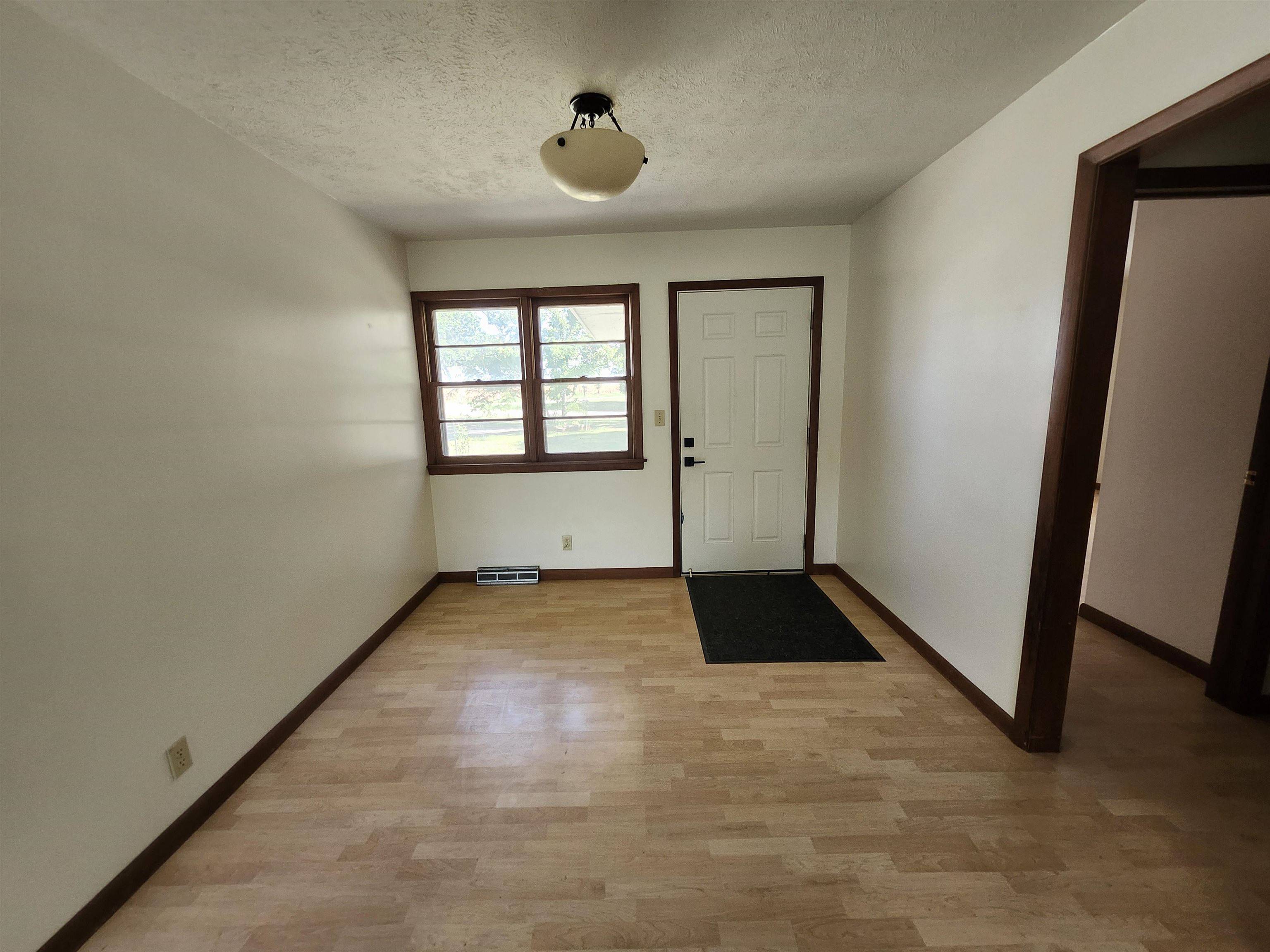 1403 N Meridian, Peck, KS 67120