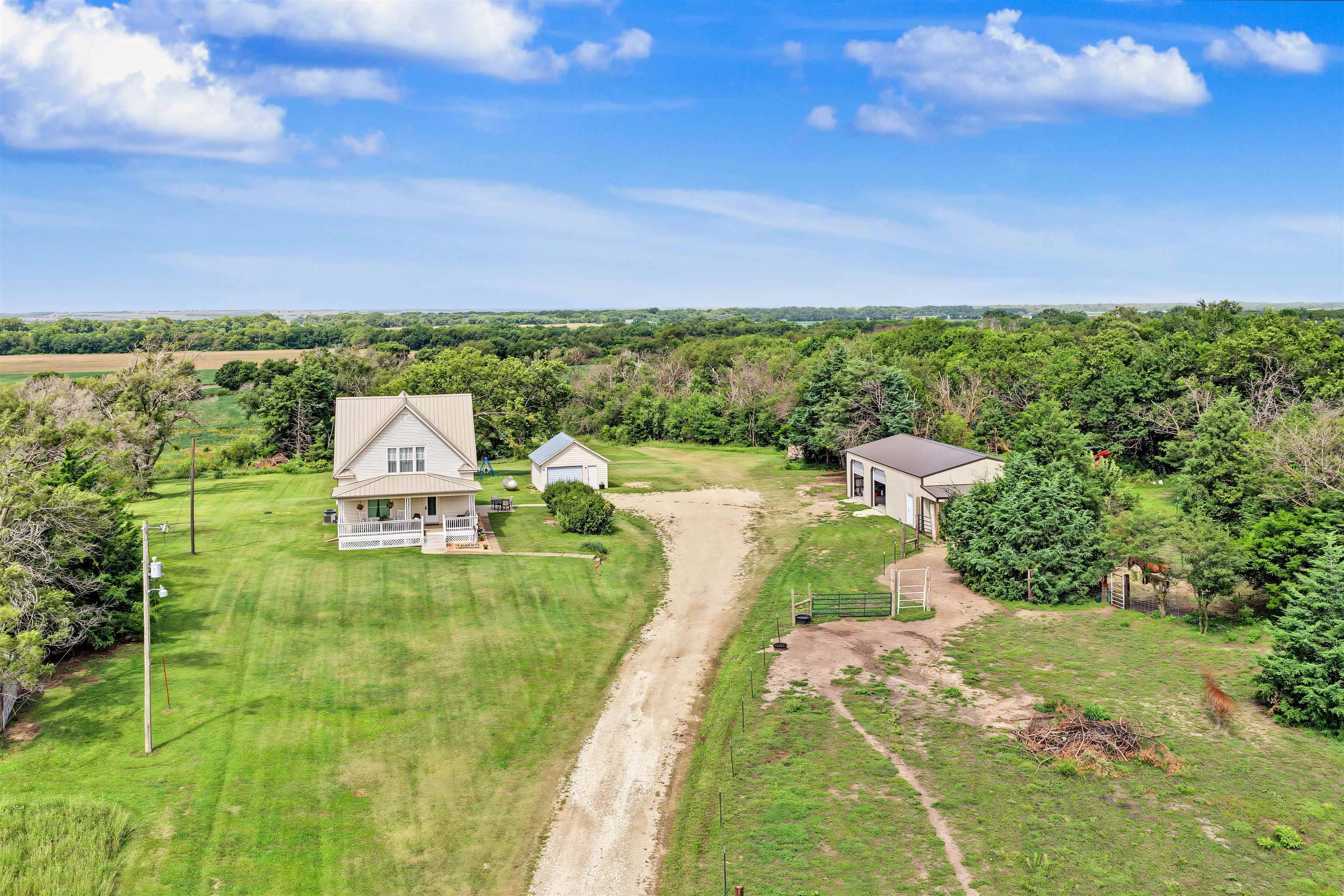 5173 N Donmyer Rd, Solomon, KS 67480