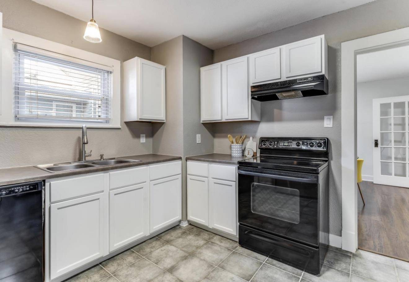631 N Santa Fe St, Augusta, KS 67010