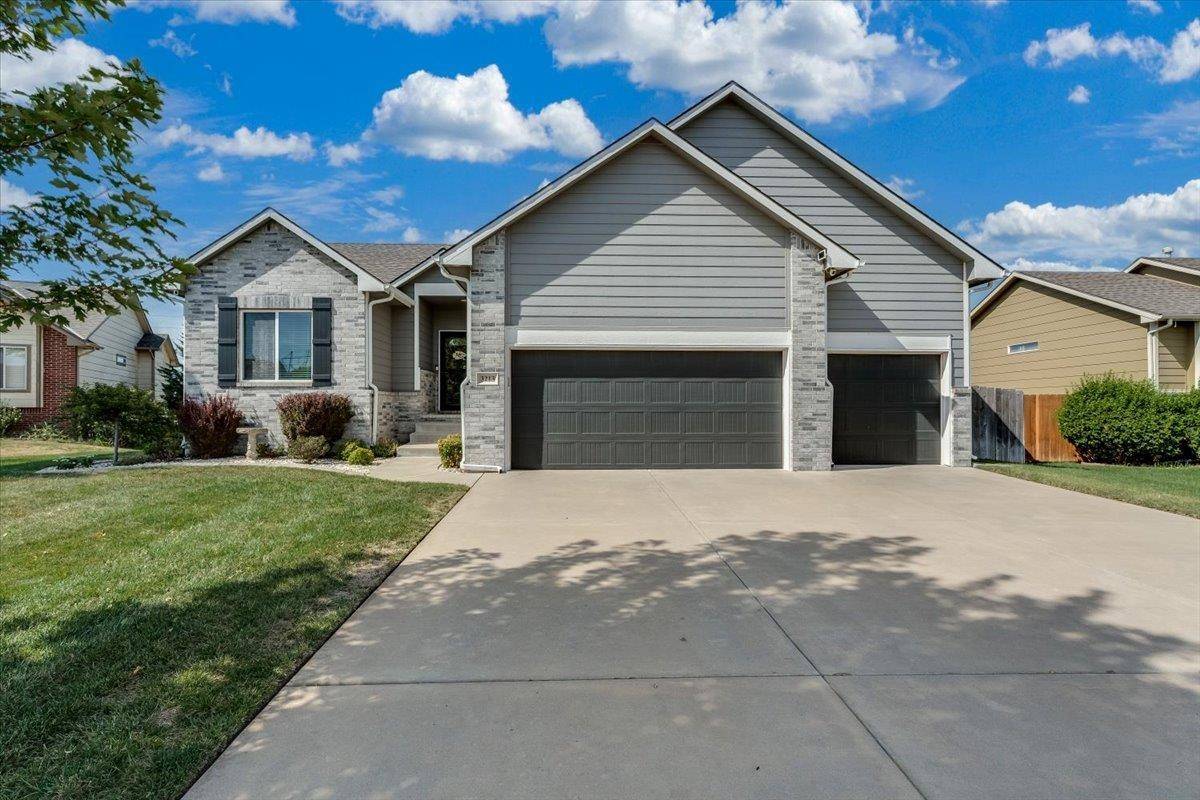 3213 S Bluelake ct, Wichita, KS 67215