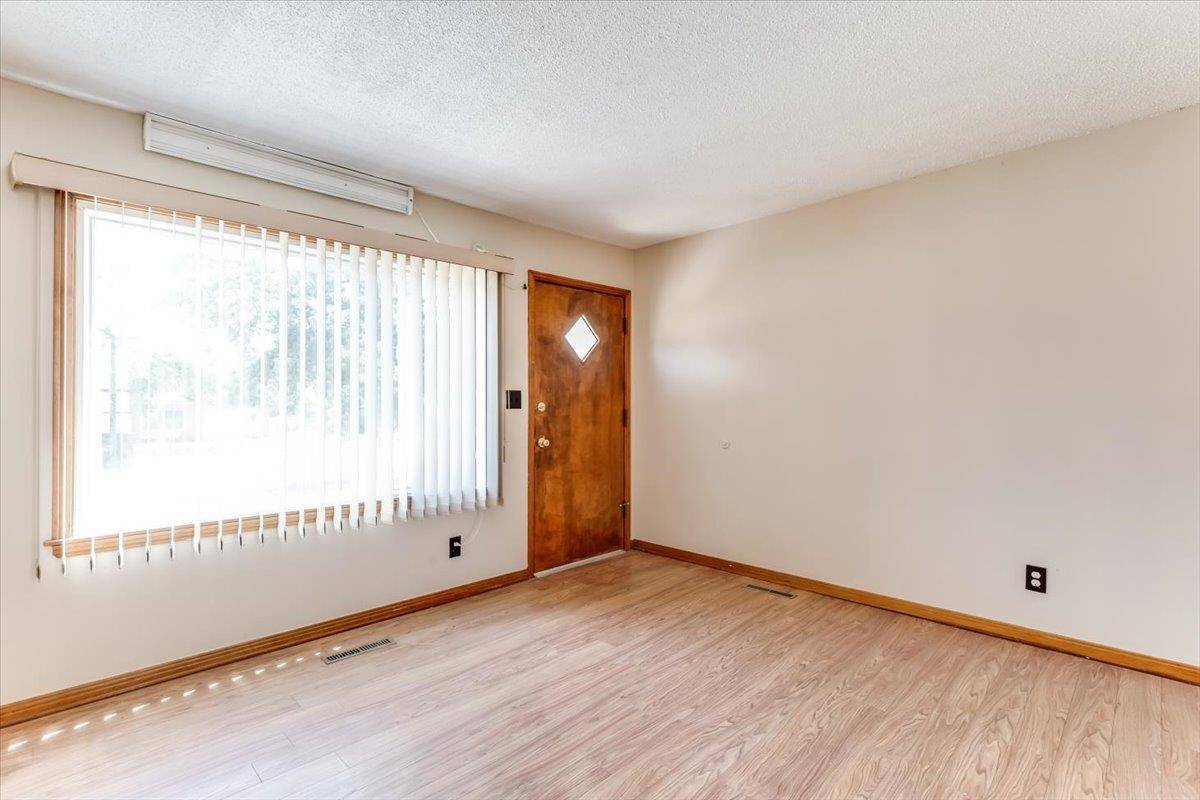 5118 E Mount Vernon St, Wichita, KS 67218