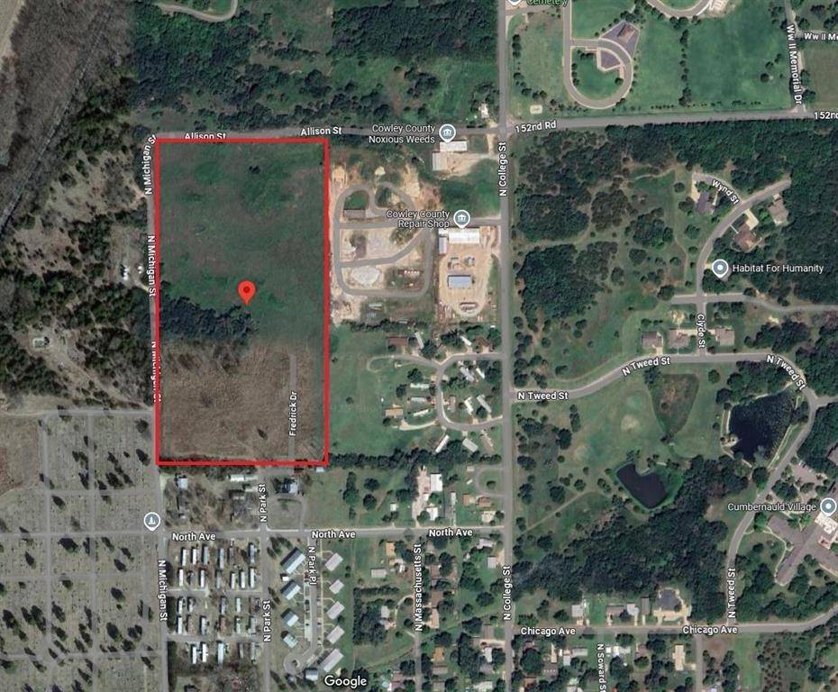 700 N Michigan St, Winfield, KS 67156