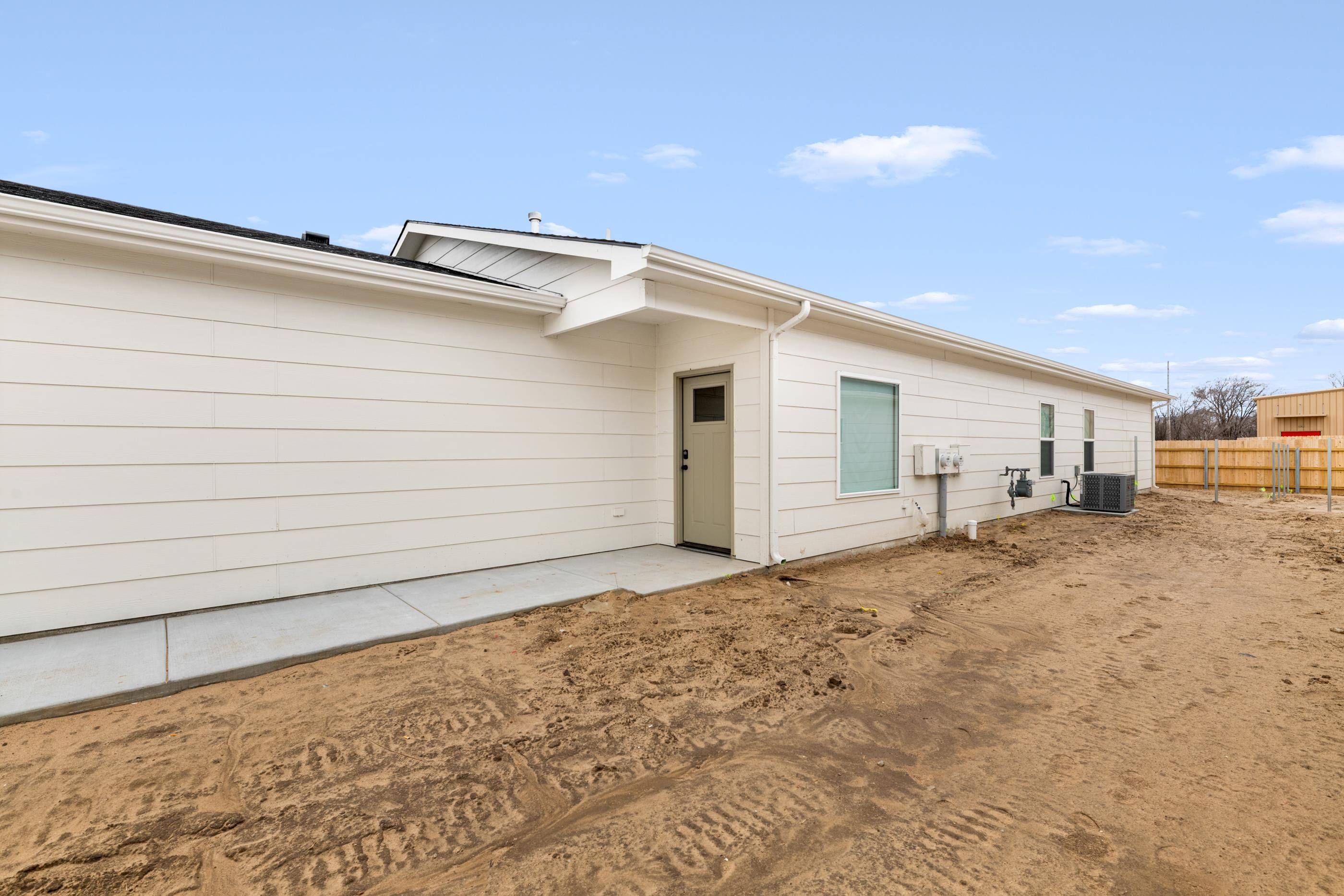 2351 W MacArthur Ct, Wichita, KS 67217