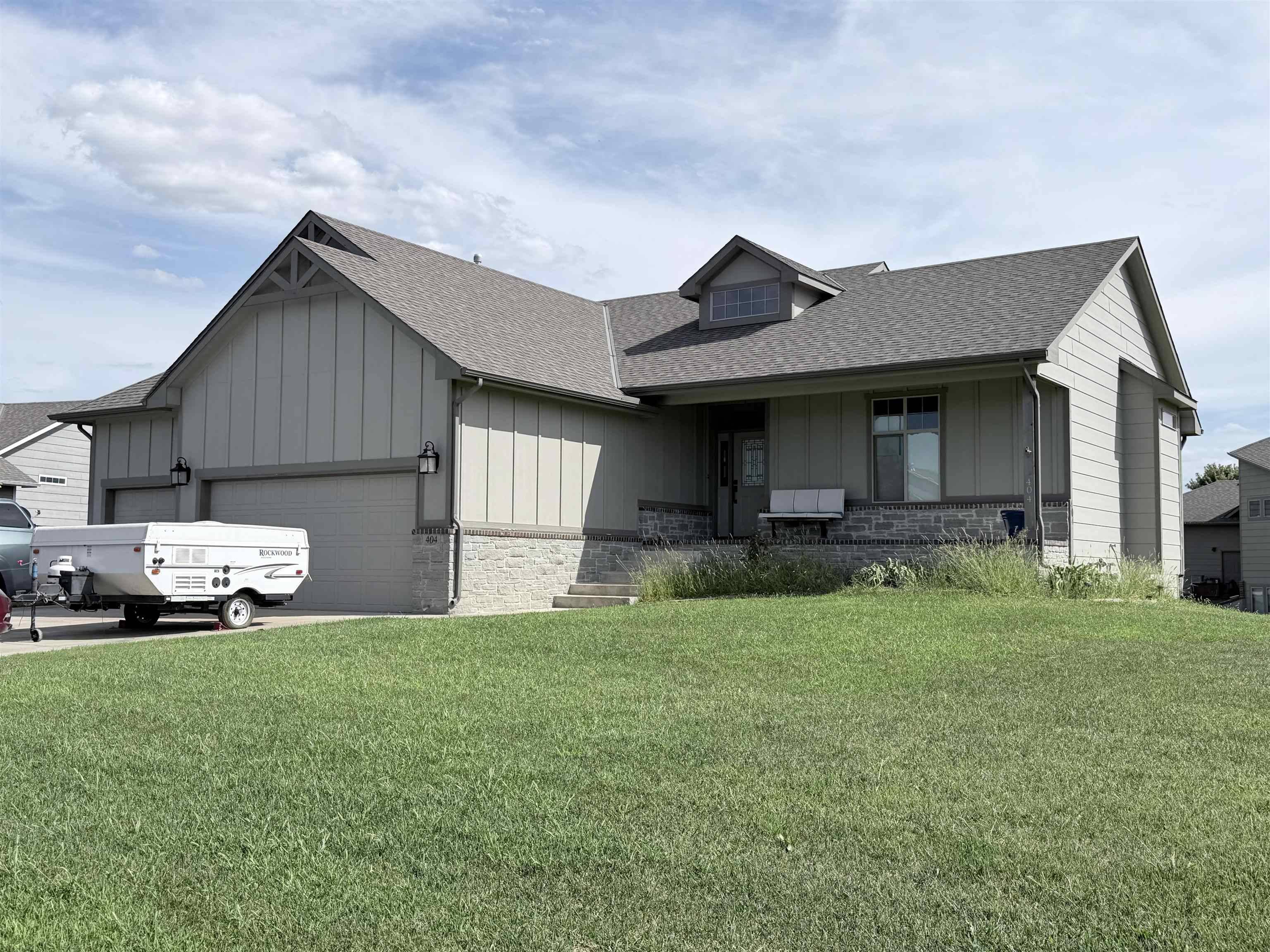 404 E Samantha Ct, Mulvane, KS 67110