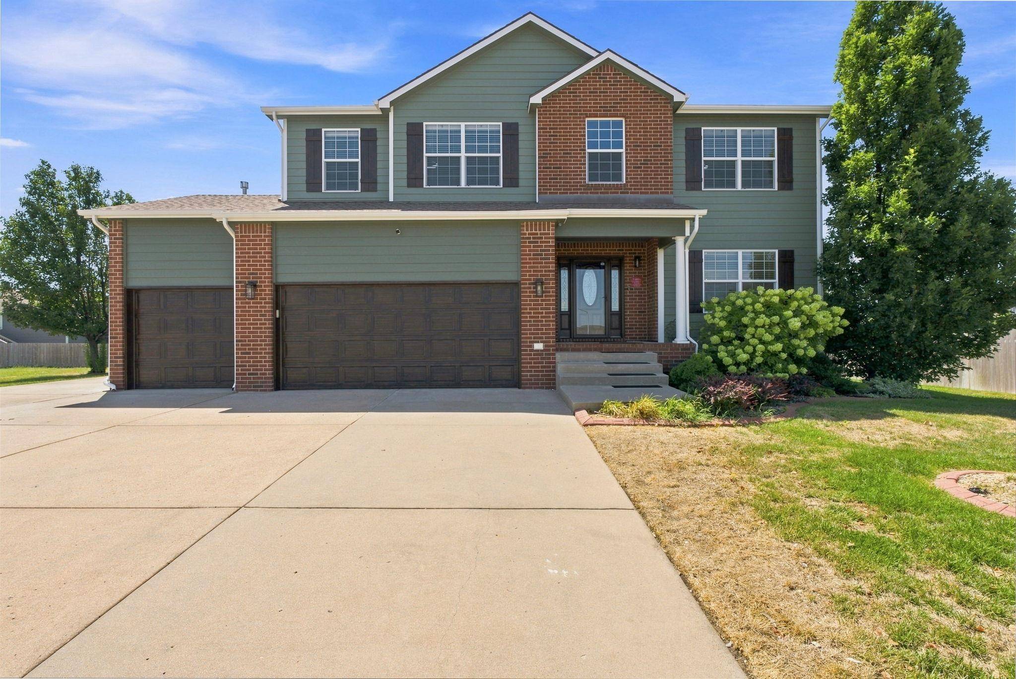 3006 N Rough Creek Cir, Derby, KS 67037