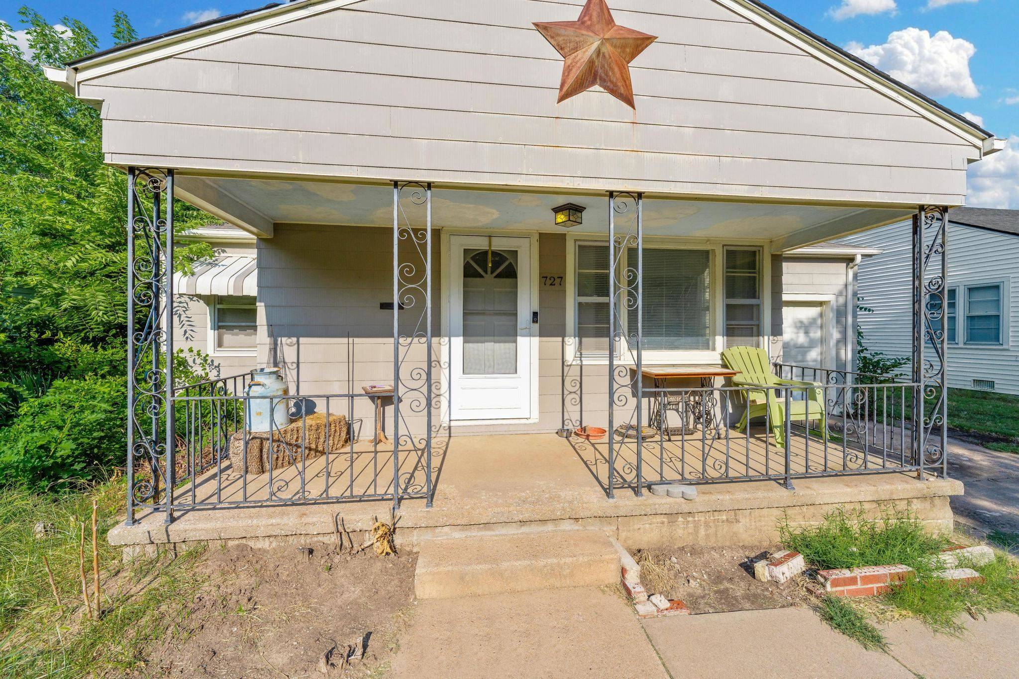 727 S Fountain Ave, Wichita, KS 67218